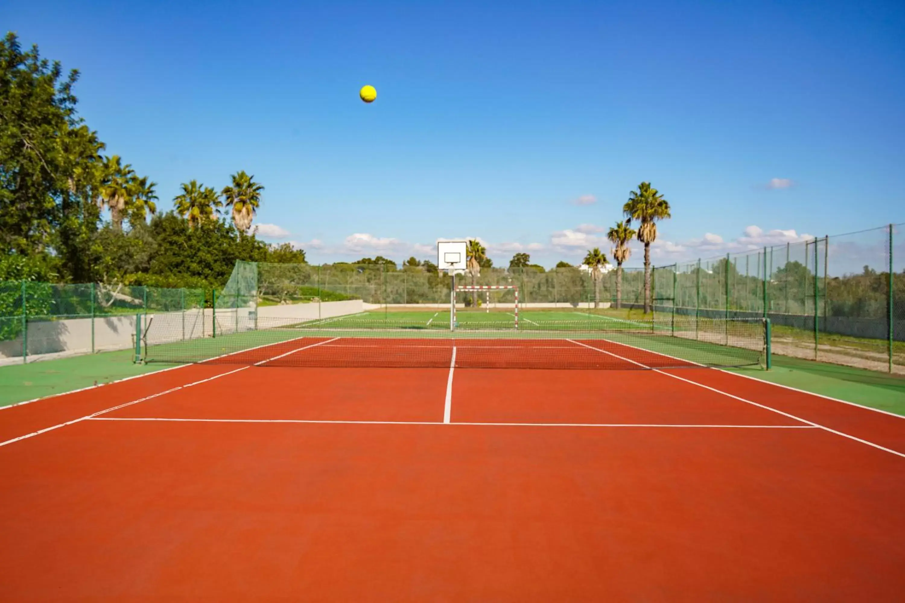 Tennis court, Tennis/Squash in Vitor's Plaza