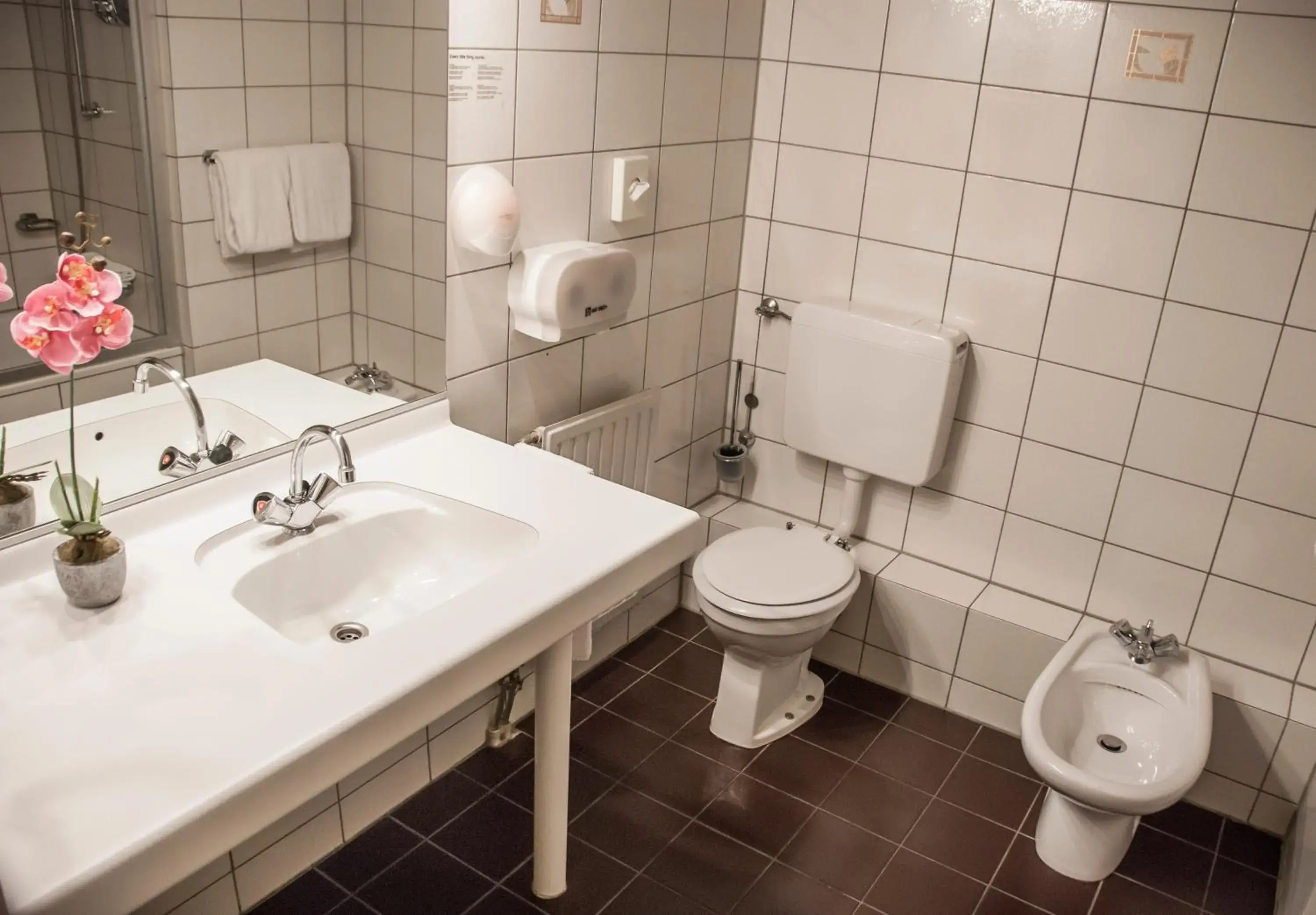 Bathroom in Hotel Spaander, BW Signature Collection