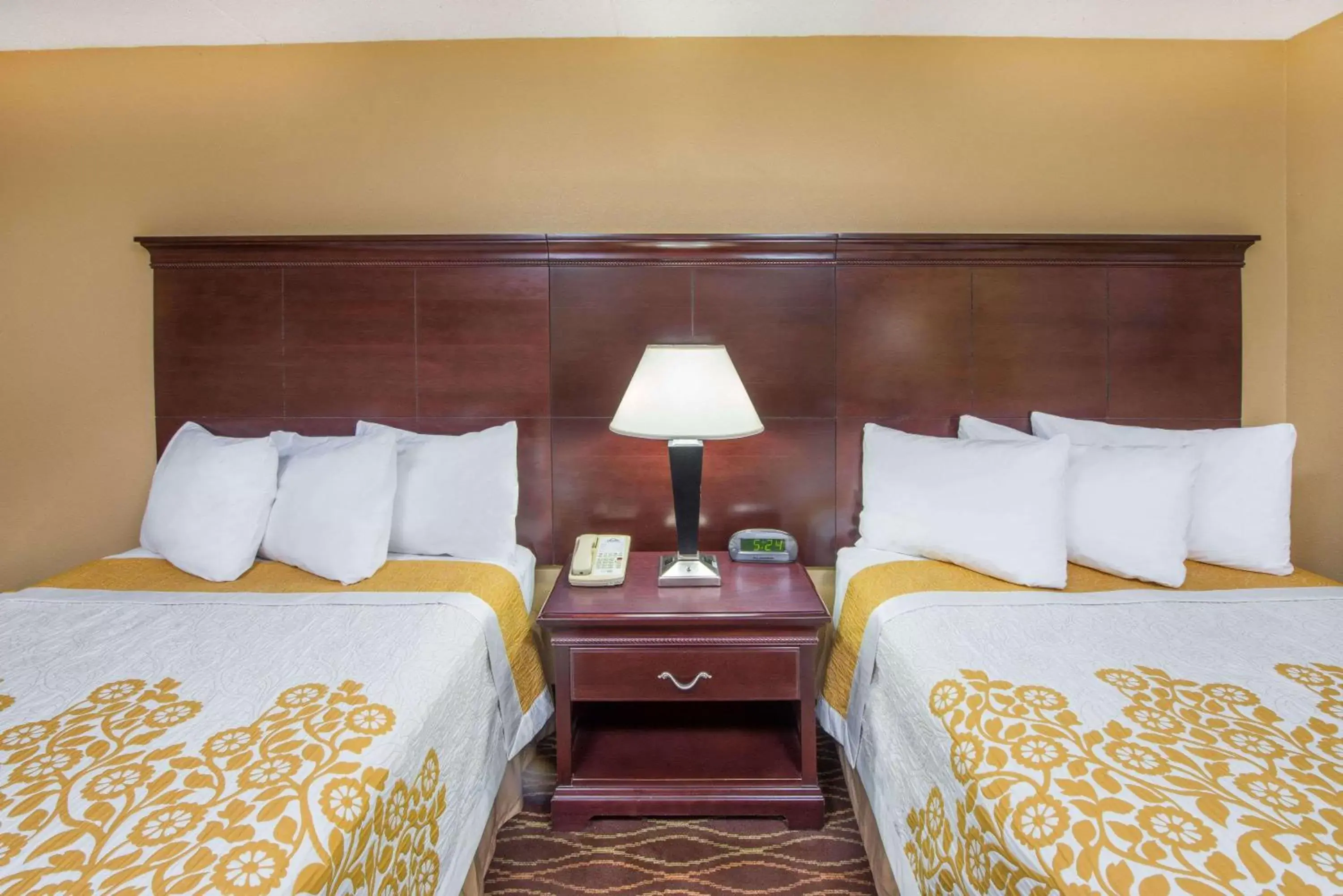 Photo of the whole room in Days Inn by Wyndham Paducah I-24 Exit 4 Photo of the whole room in Days Inn by Wyndham Paducah I-24 Exit 4