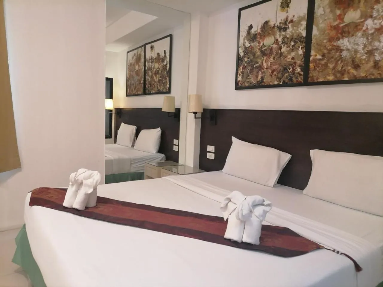 Bed in Amici Miei Hotel (SHA Certified)