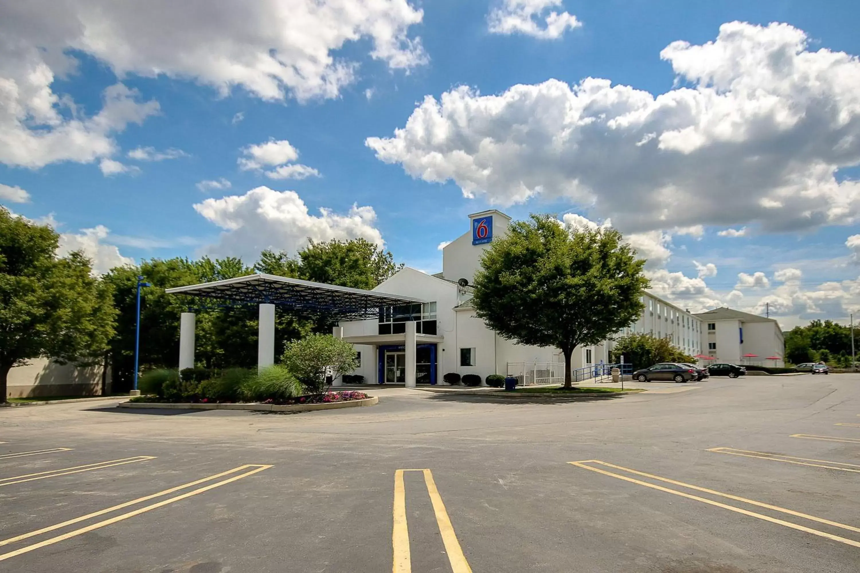 Property building, Facade/Entrance in Motel 6-King Of Prussia, PA - Philadelphia