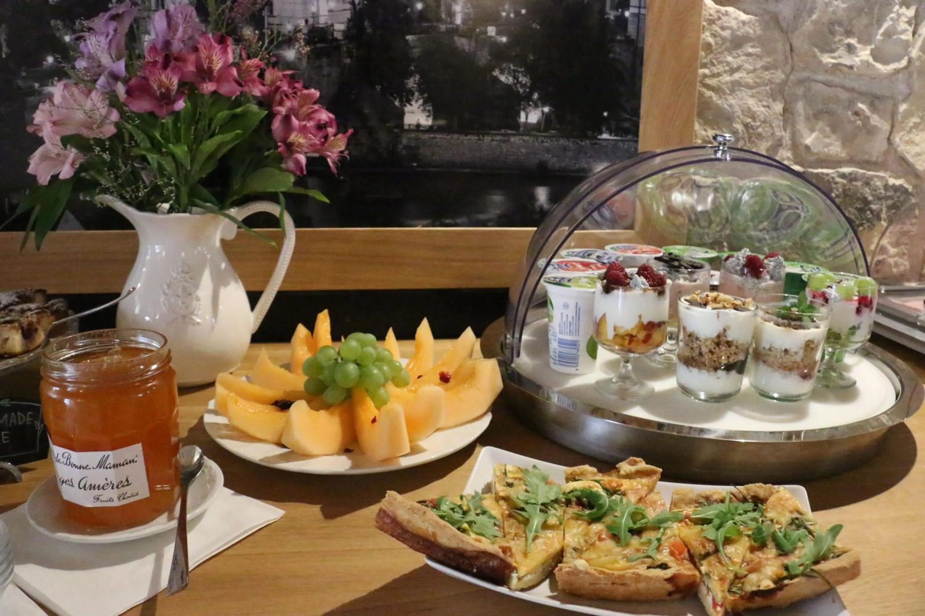 Breakfast in Hotel At the Green Grape