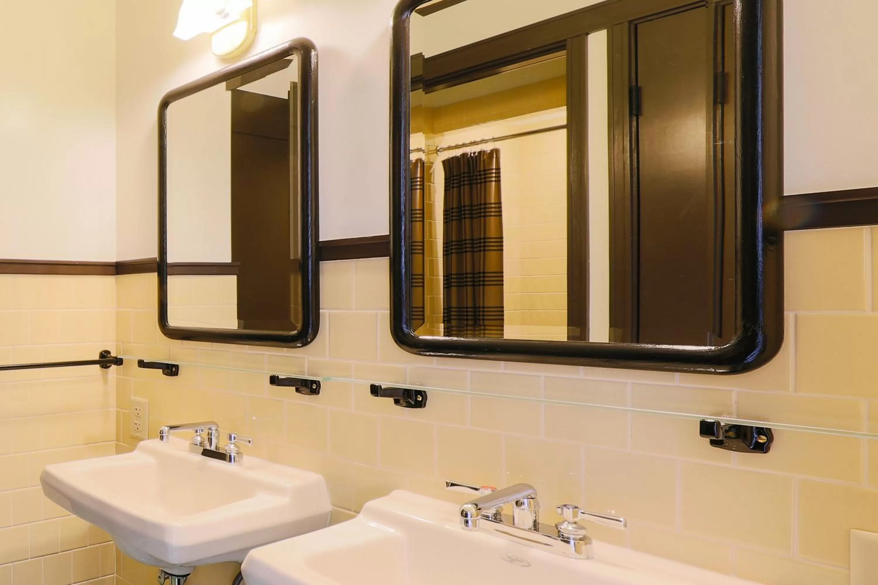 Bathroom in Freehand Los Angeles