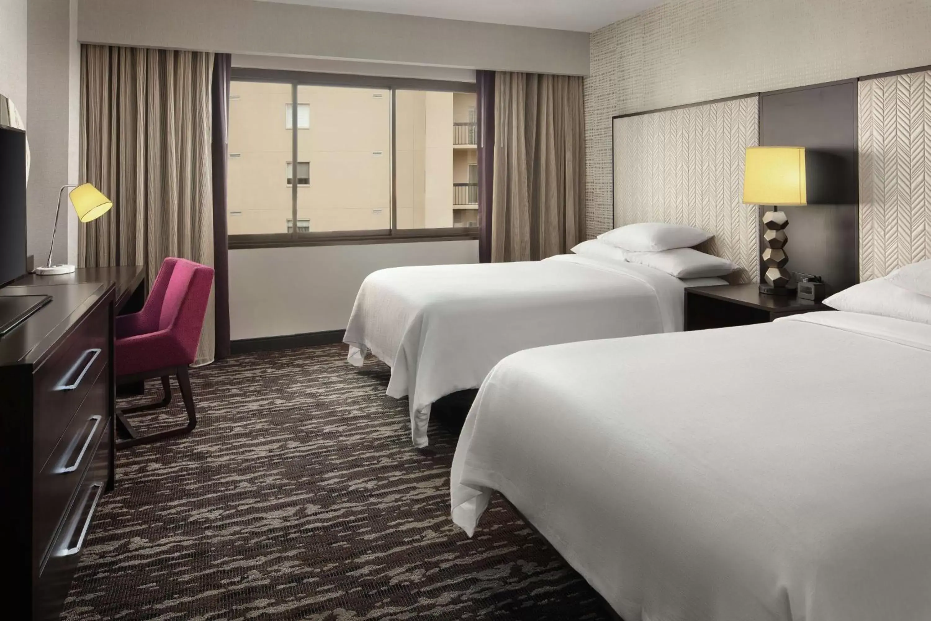 Bedroom, Bed in Embassy Suites by Hilton Crystal City National Airport Bedroom, Bed in Embassy Suites by Hilton Crystal City National Airport