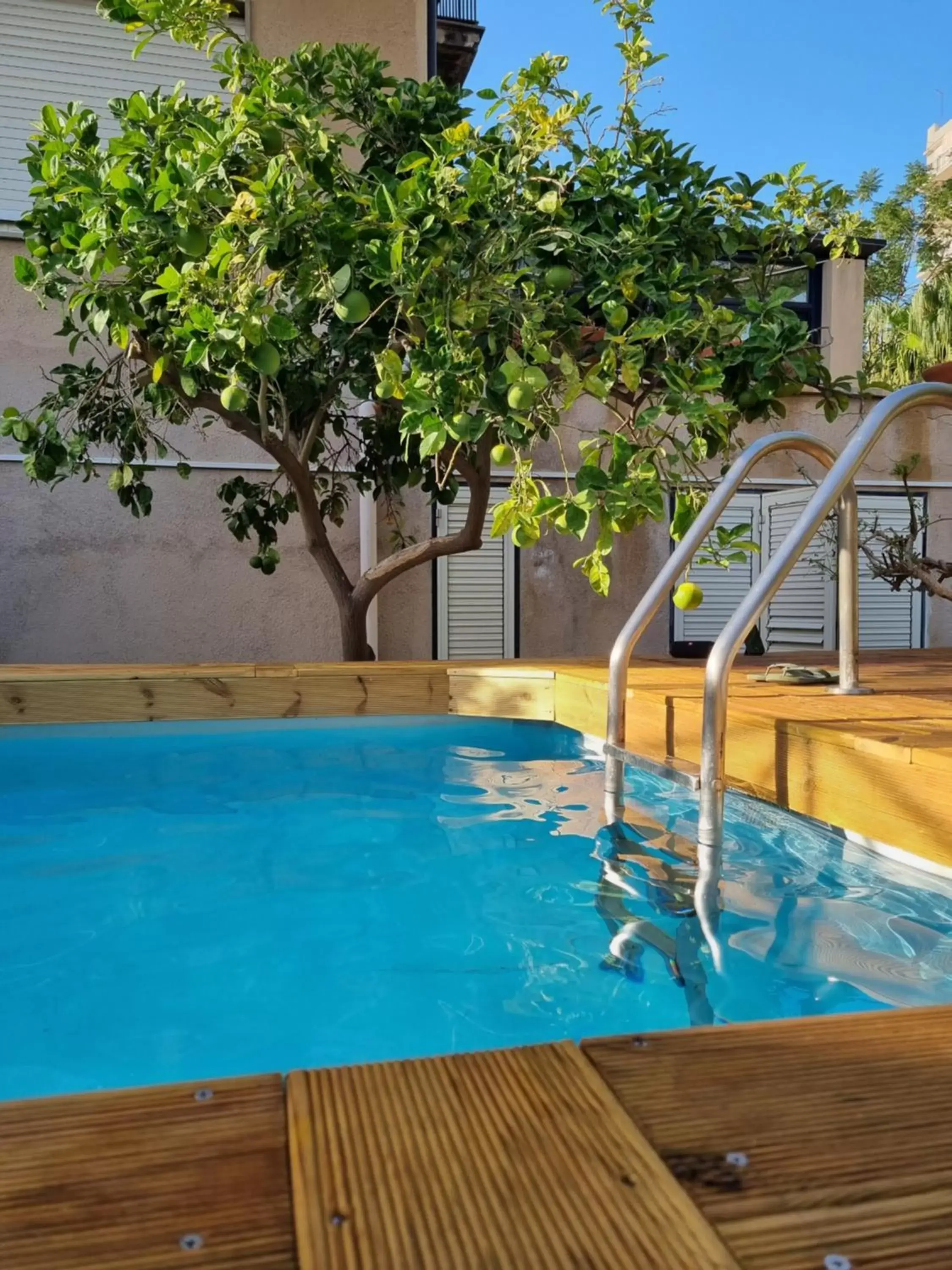 Swimming Pool in Villa Sul Molo tra Siracusa e Catania