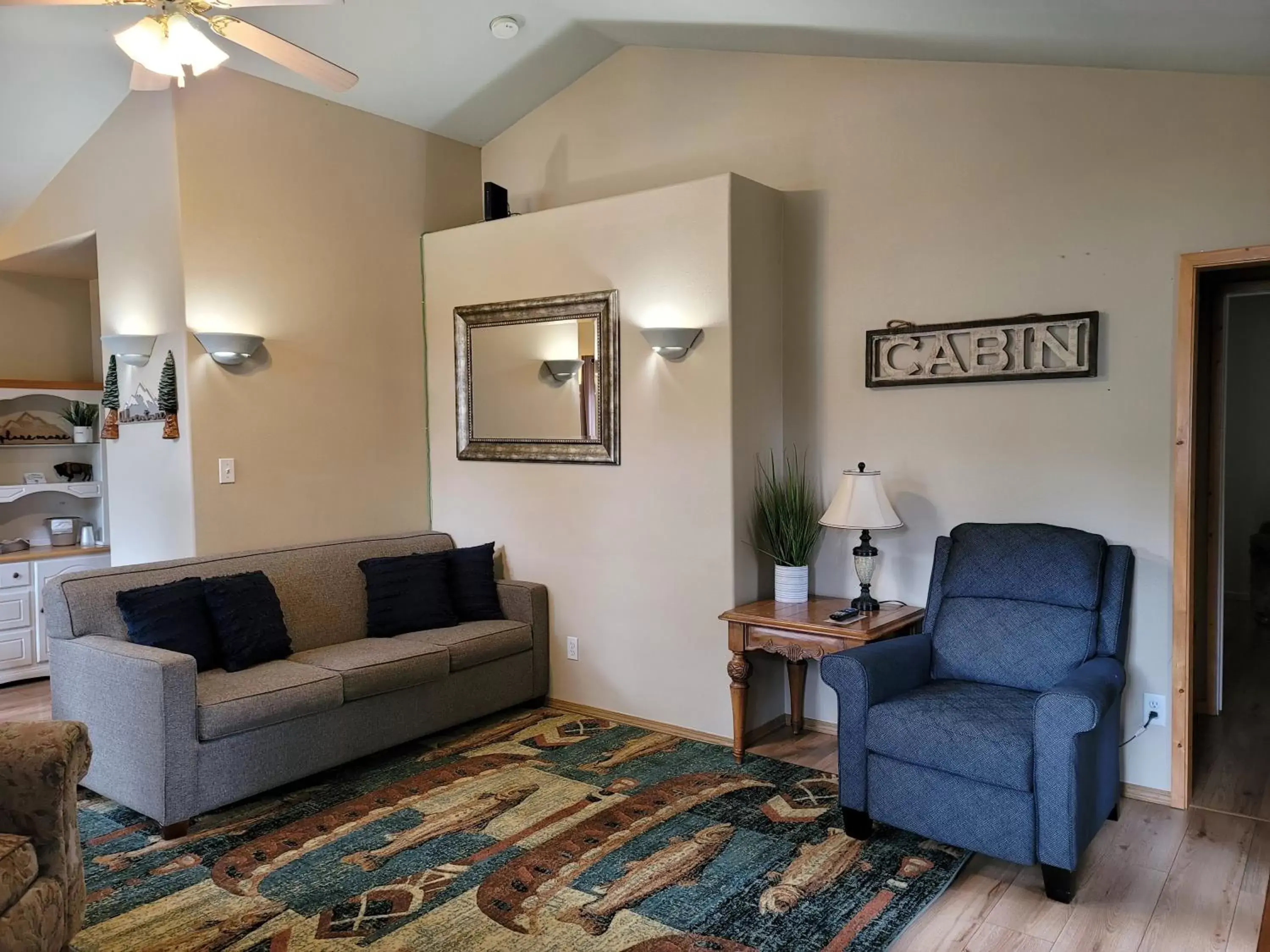 Seating Area in Riverfront Motel & Cabins