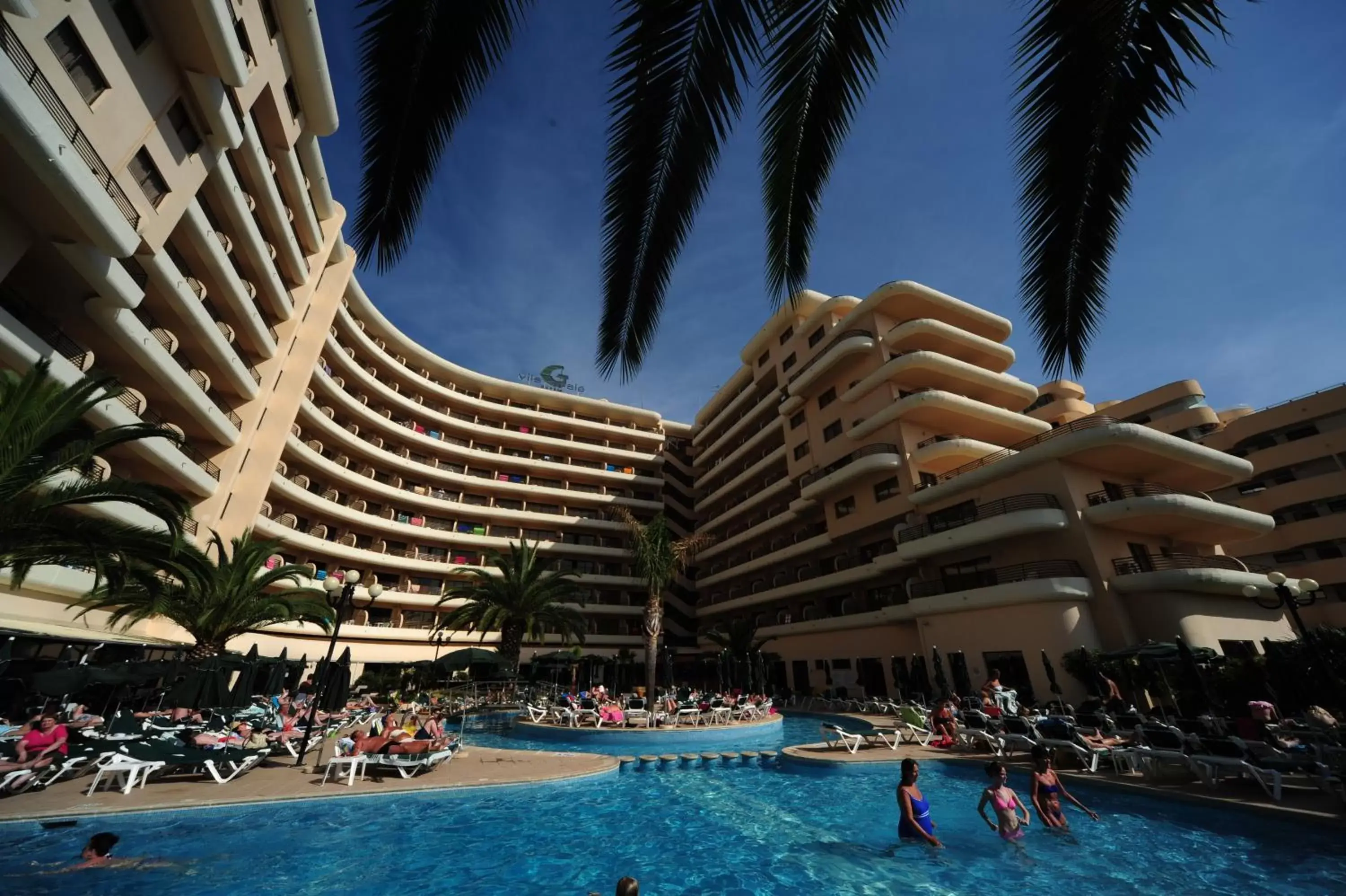 Facade/entrance, Swimming Pool in Vila Gale Marina