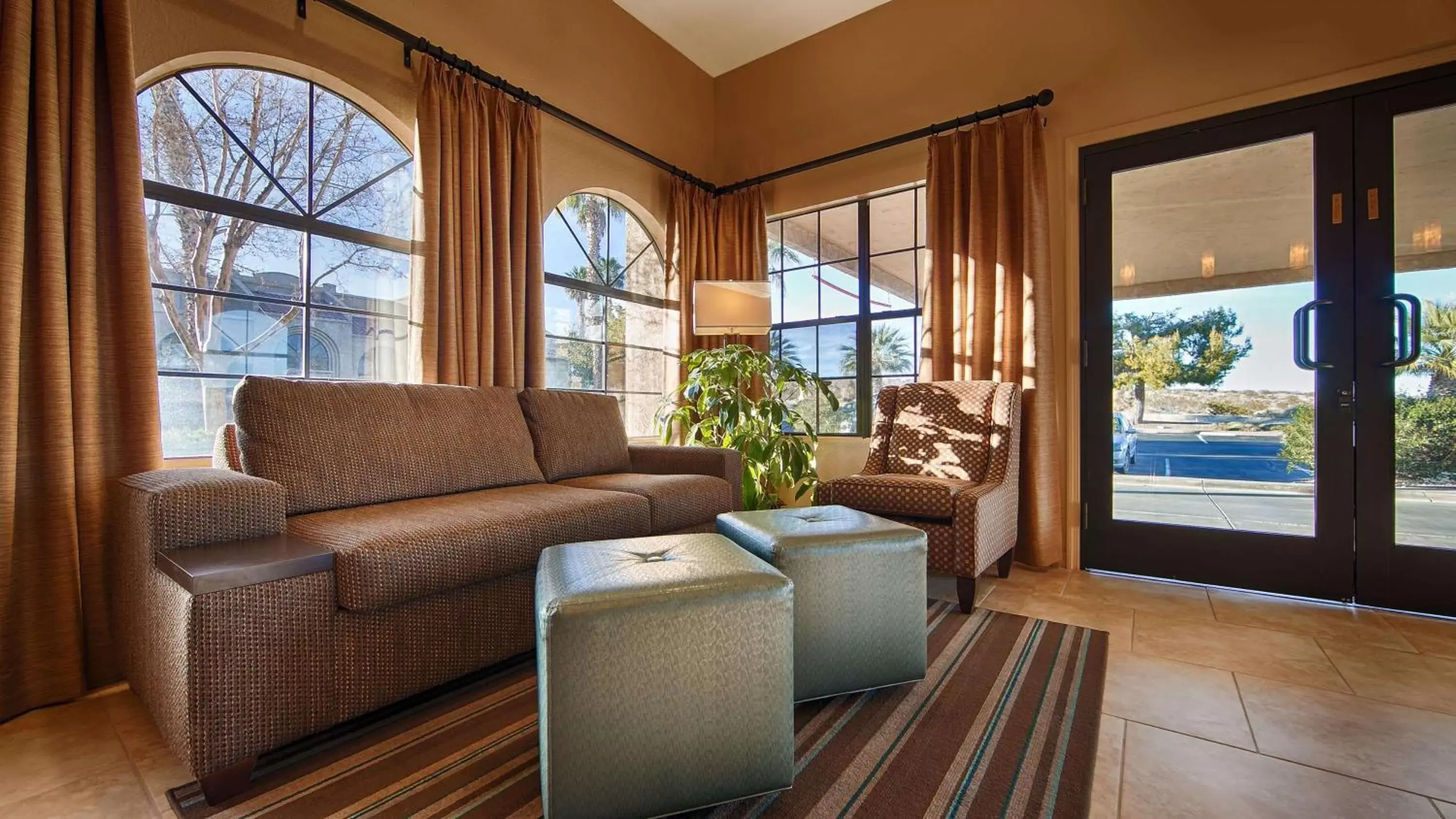 Lobby or reception, Seating Area in Sure Stay Plus by Best Western Twentynine Palms Joshua Tree