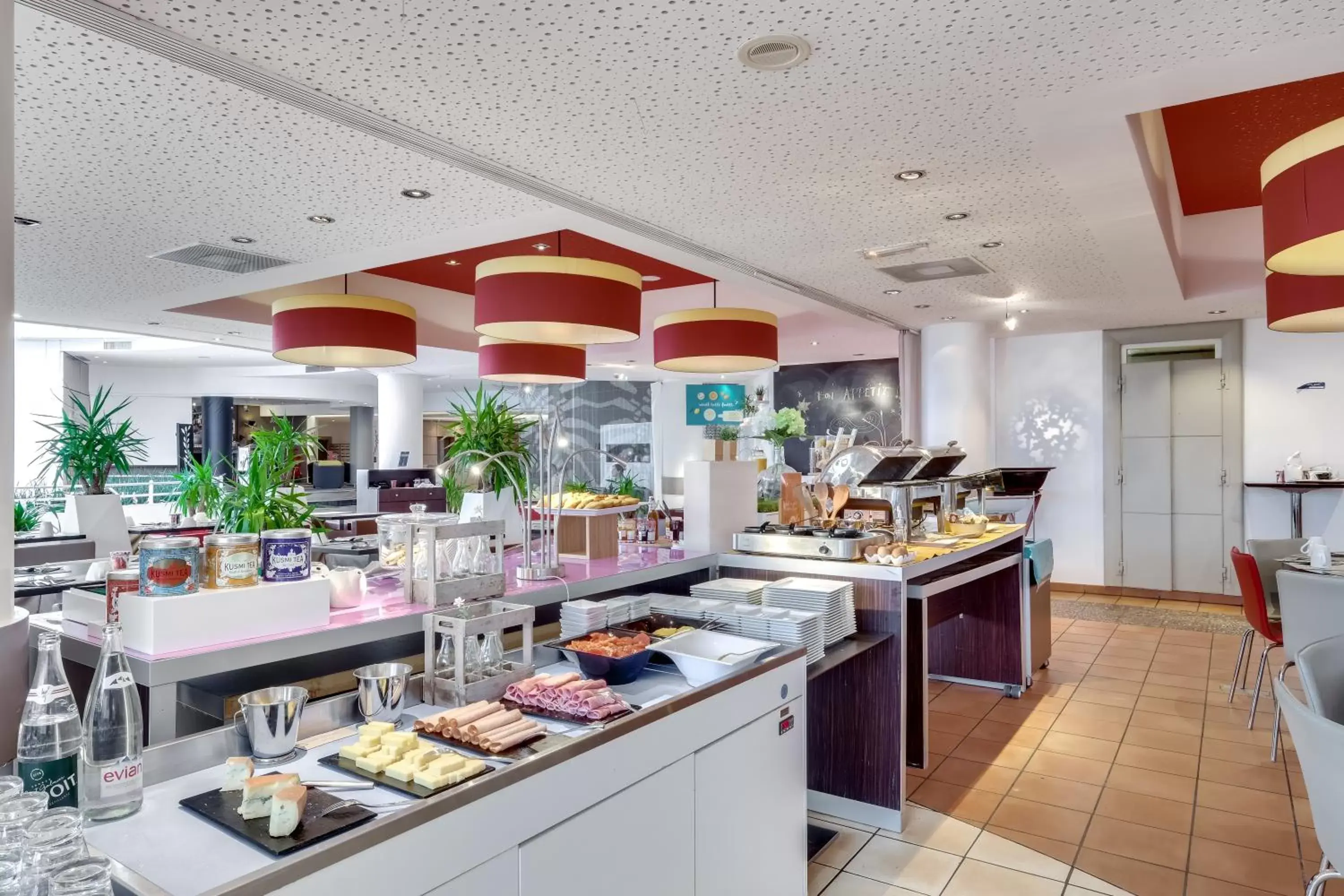 Restaurant/Places to Eat in Novotel Paris Charenton le Pont