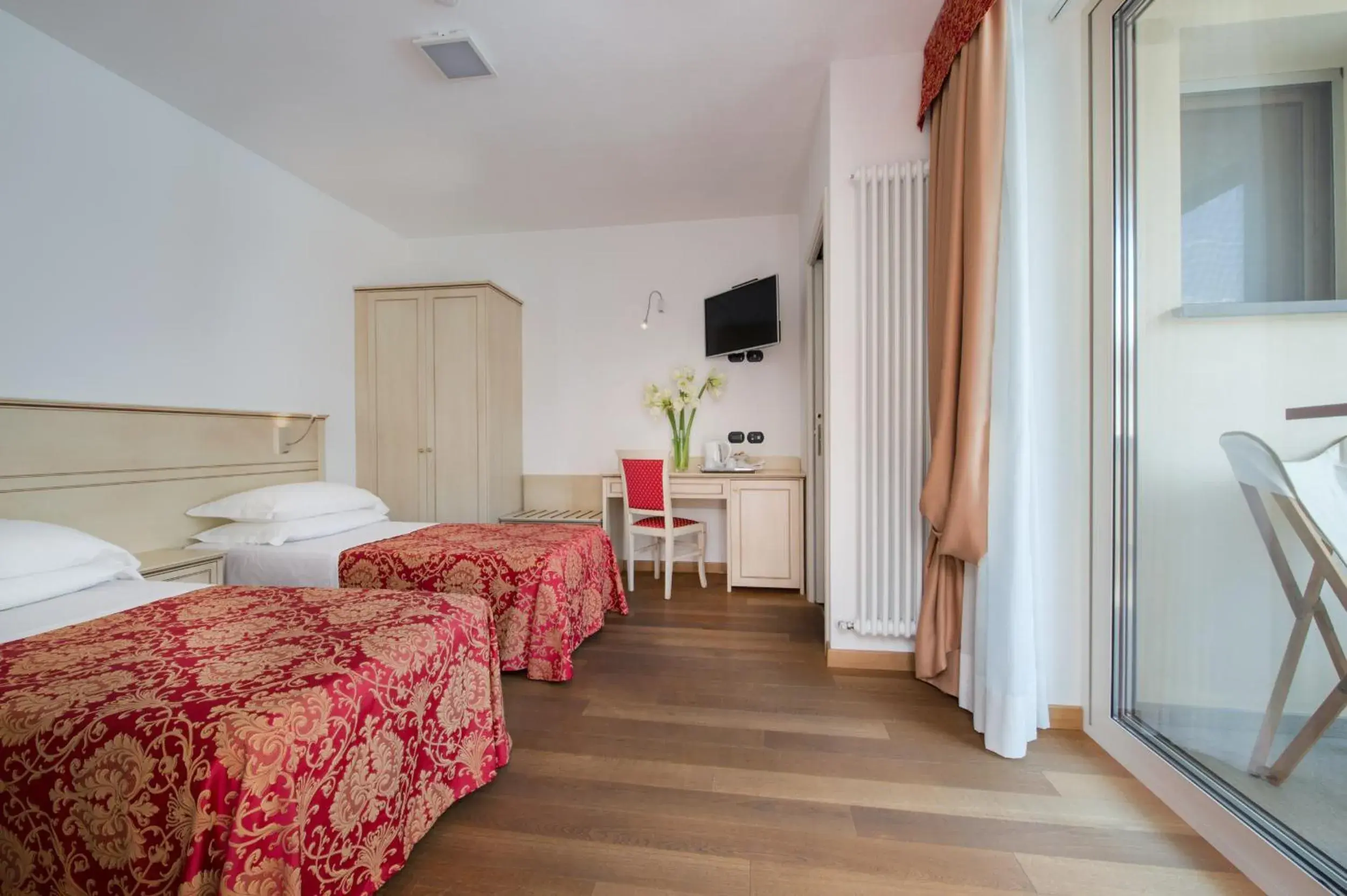 Photo of the whole room, Bed in Hotel La Villetta