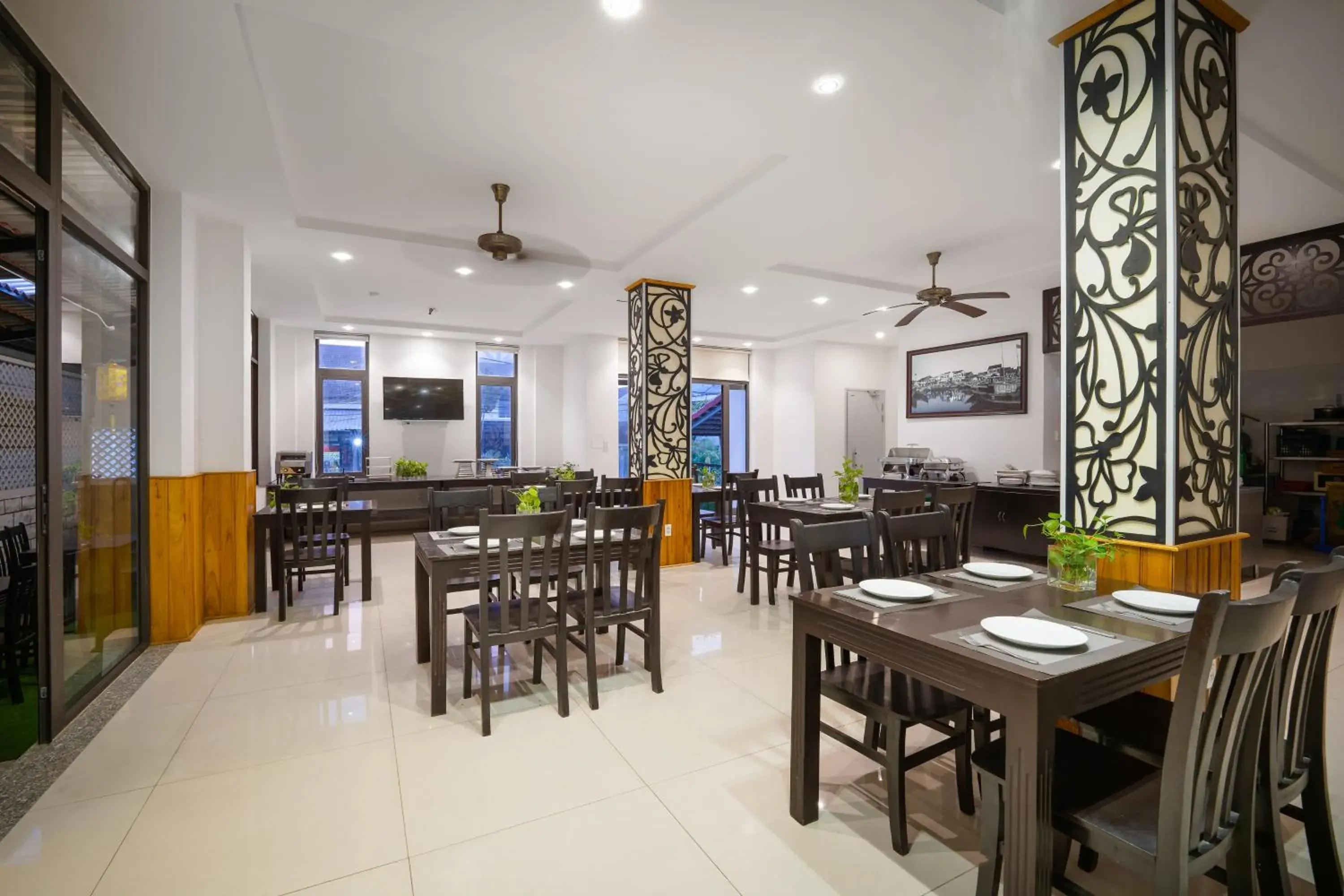 Restaurant/Places to Eat in Viet Long Hoi An Beach Hotel