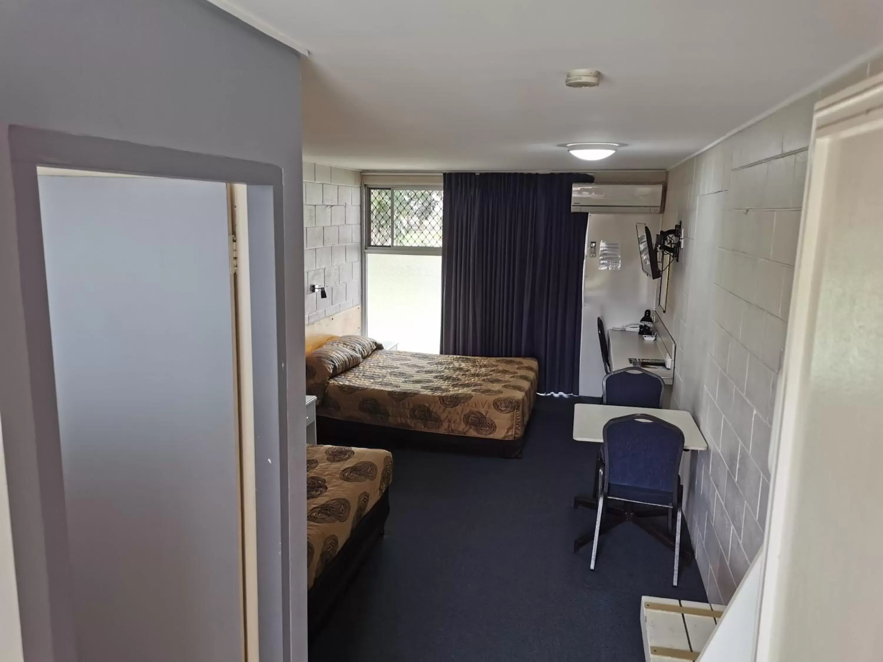 Photo of the whole room in Central Motel Ipswich