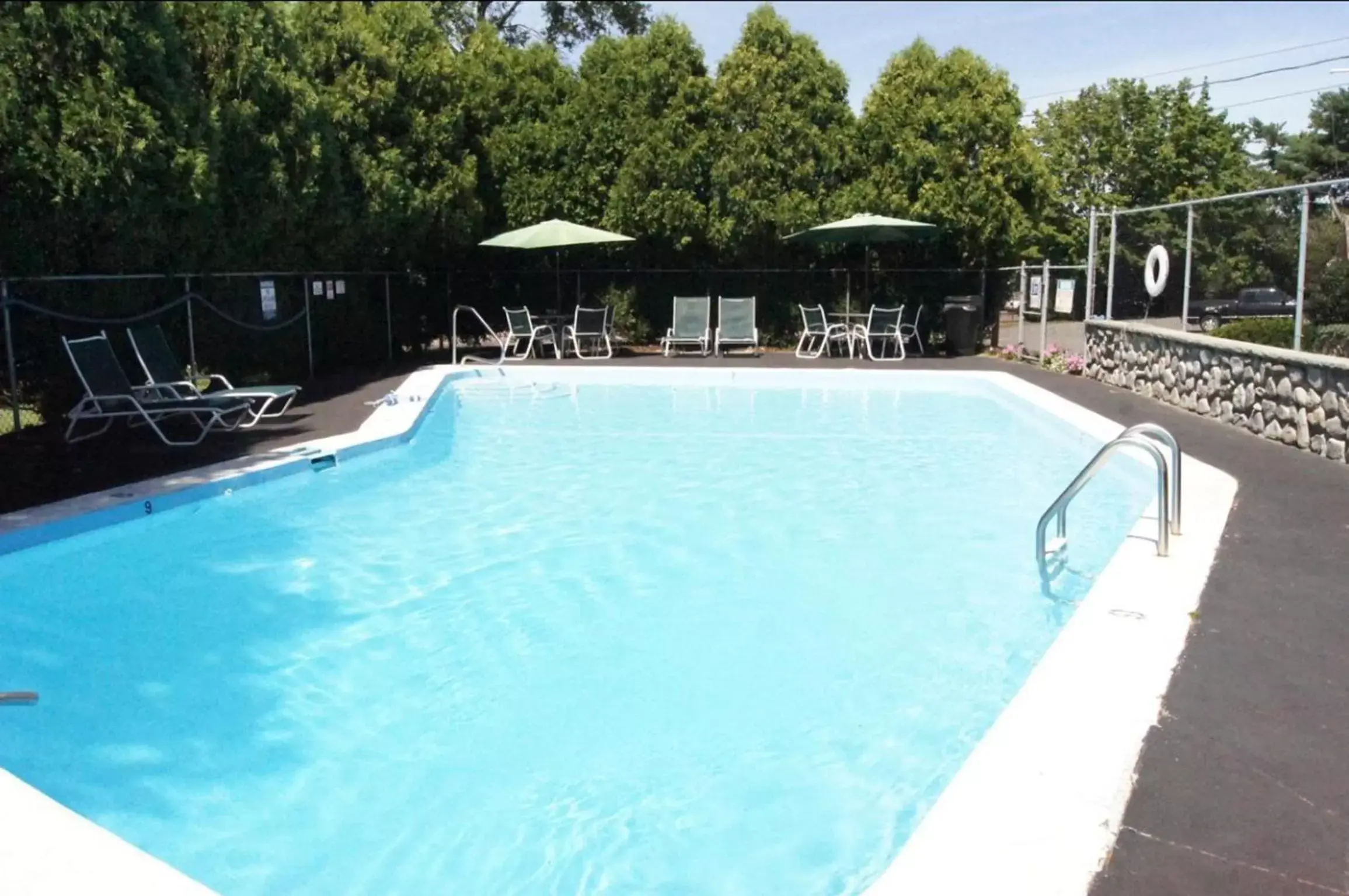 Swimming Pool in Blue Spruce Inn & Townhouses