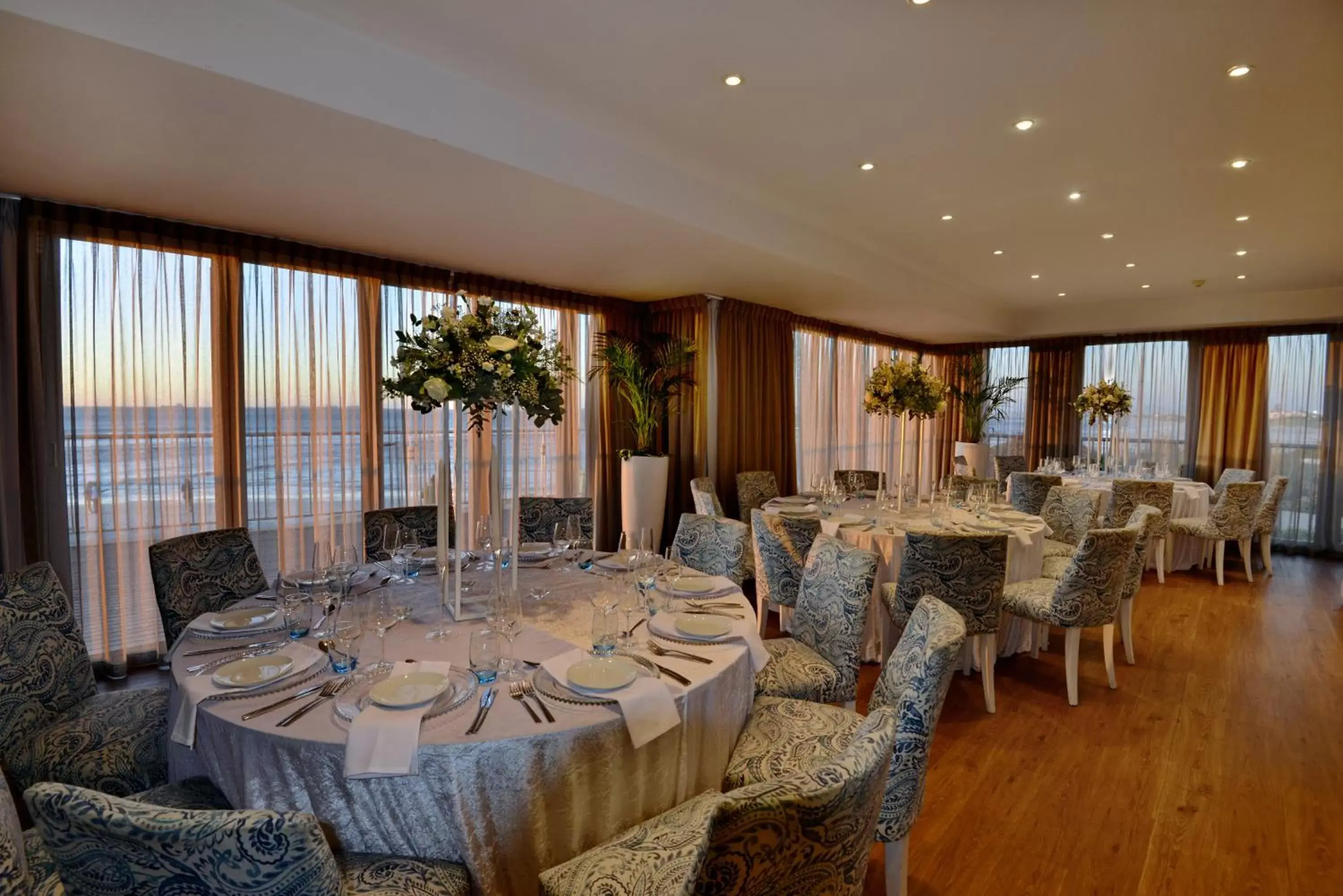 wedding, Restaurant/Places to Eat in Lagoon Beach Hotel & Spa