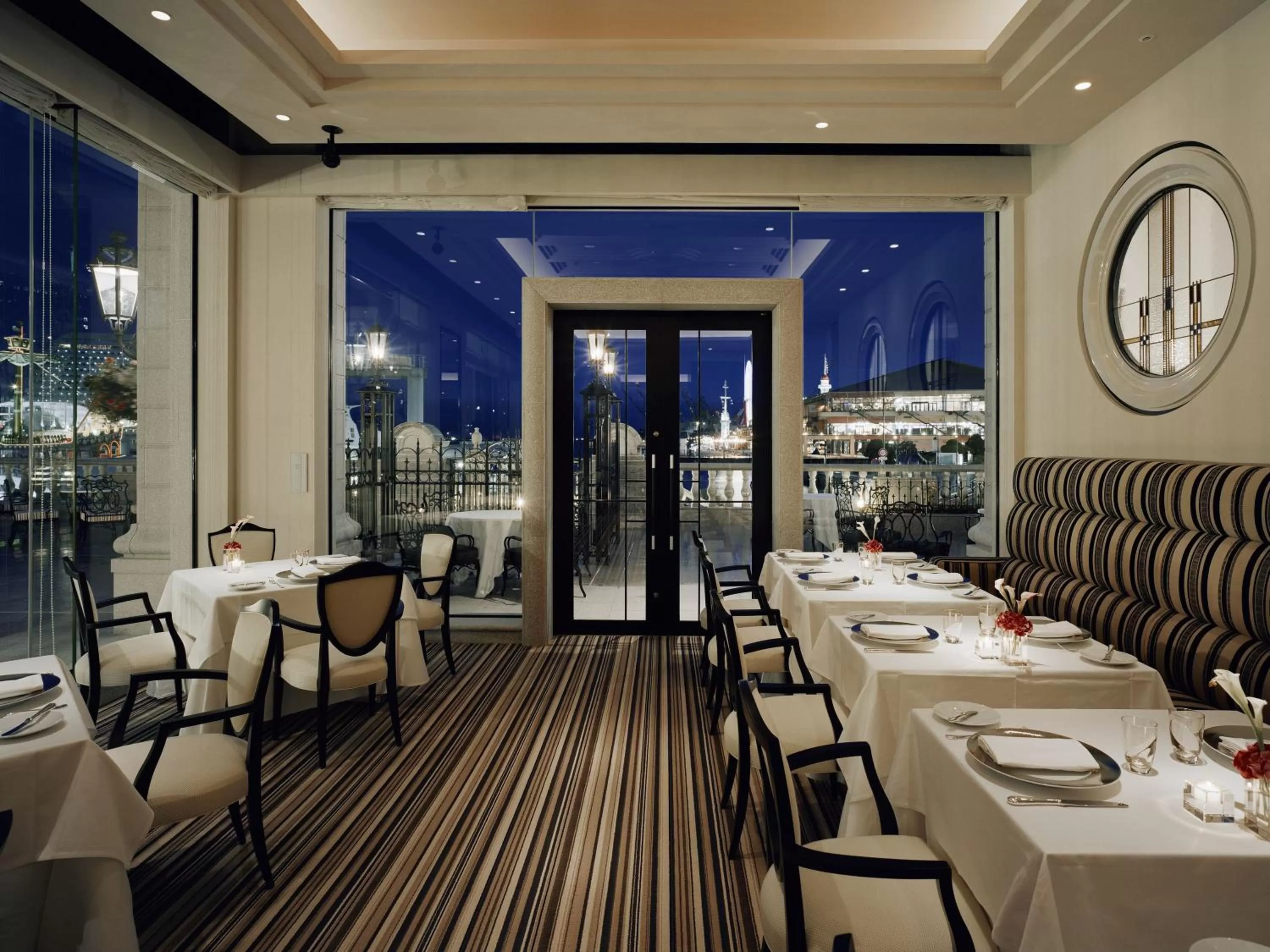 Restaurant/places to eat in Hotel La Suite Kobe Harborland