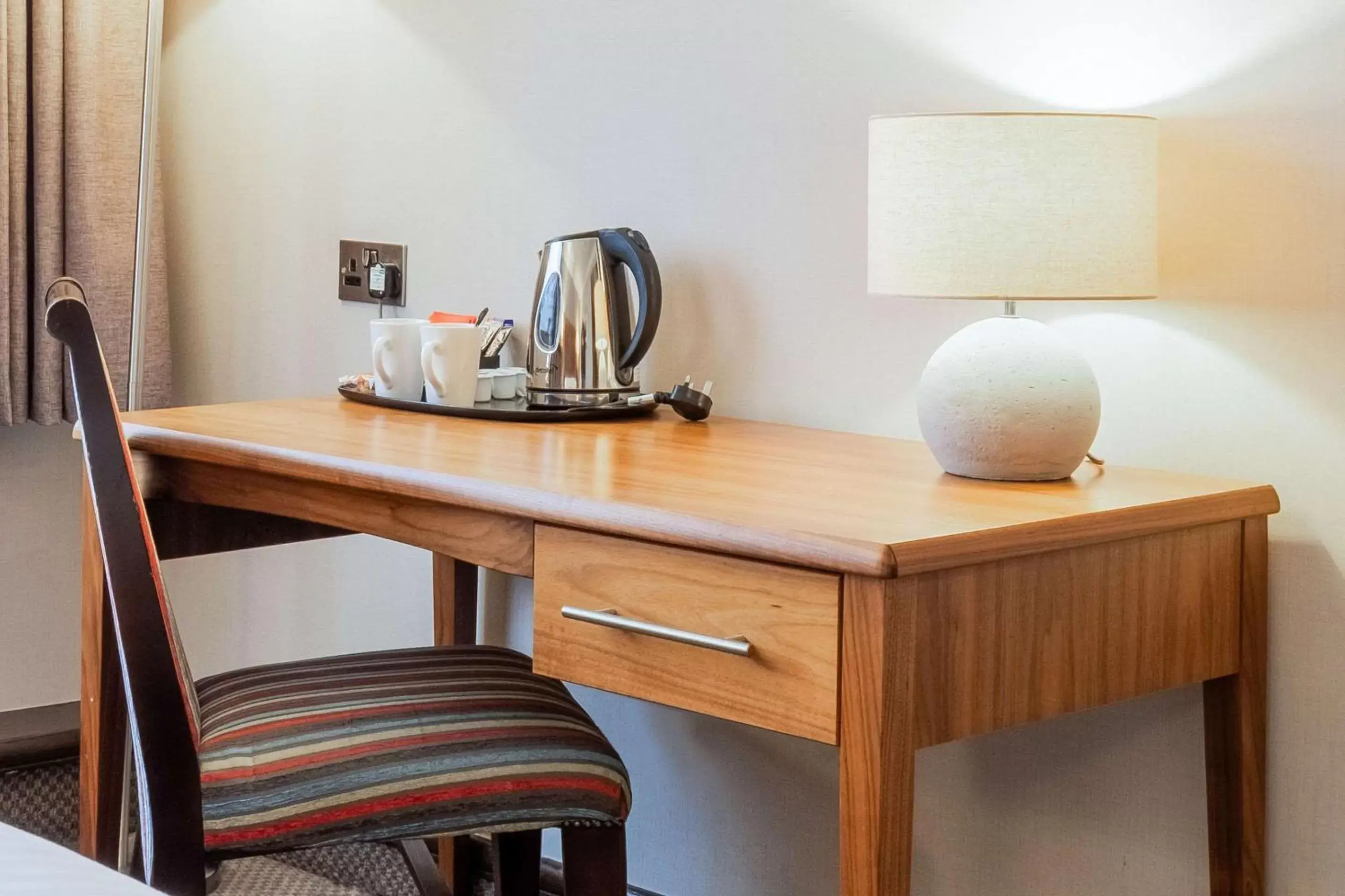 Photo of the whole room, Kitchen/Kitchenette in Cedar Court Hotel Huddersfield