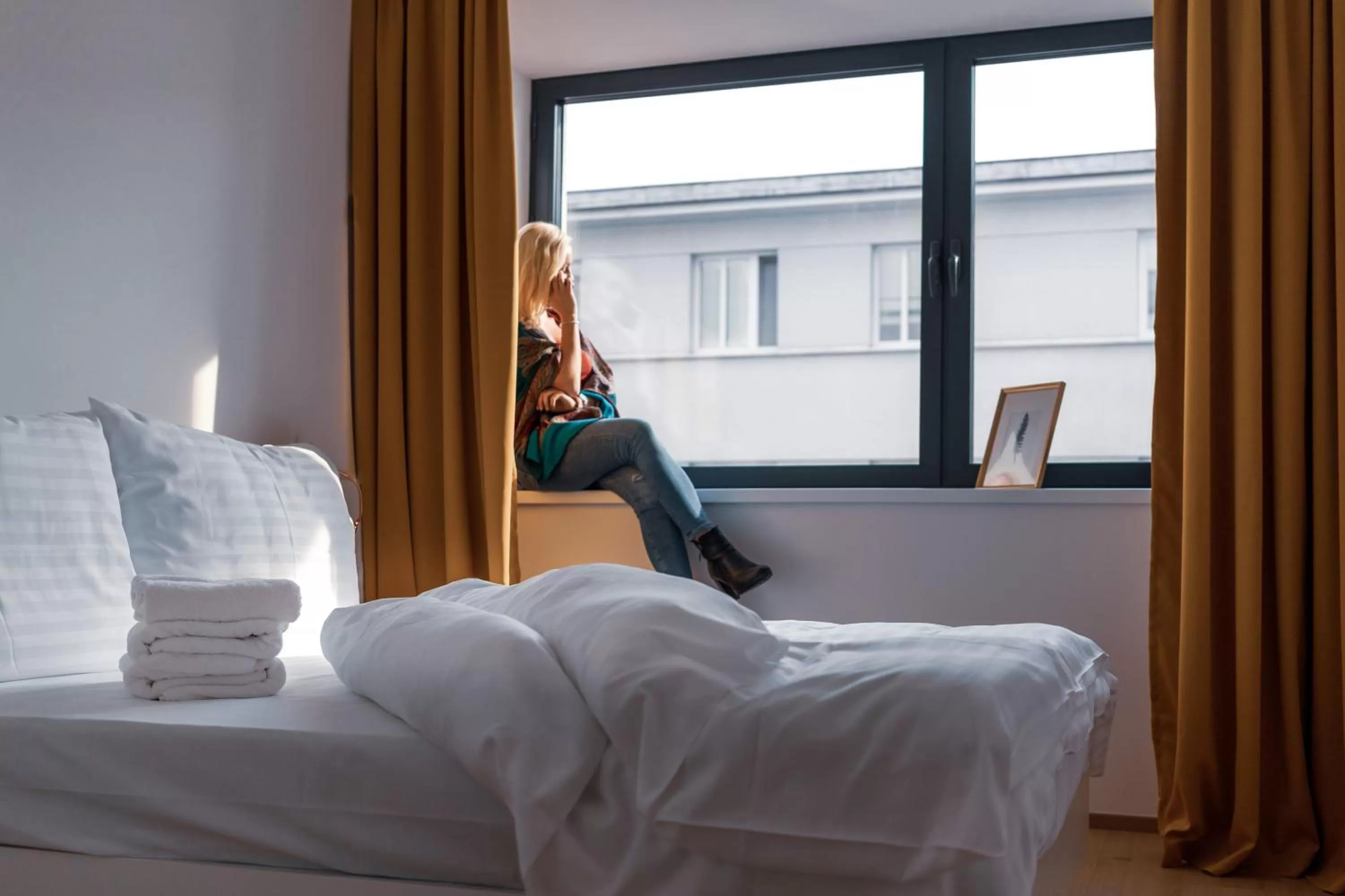 Bedroom, Bed in Smart & Green Living by Ambiente