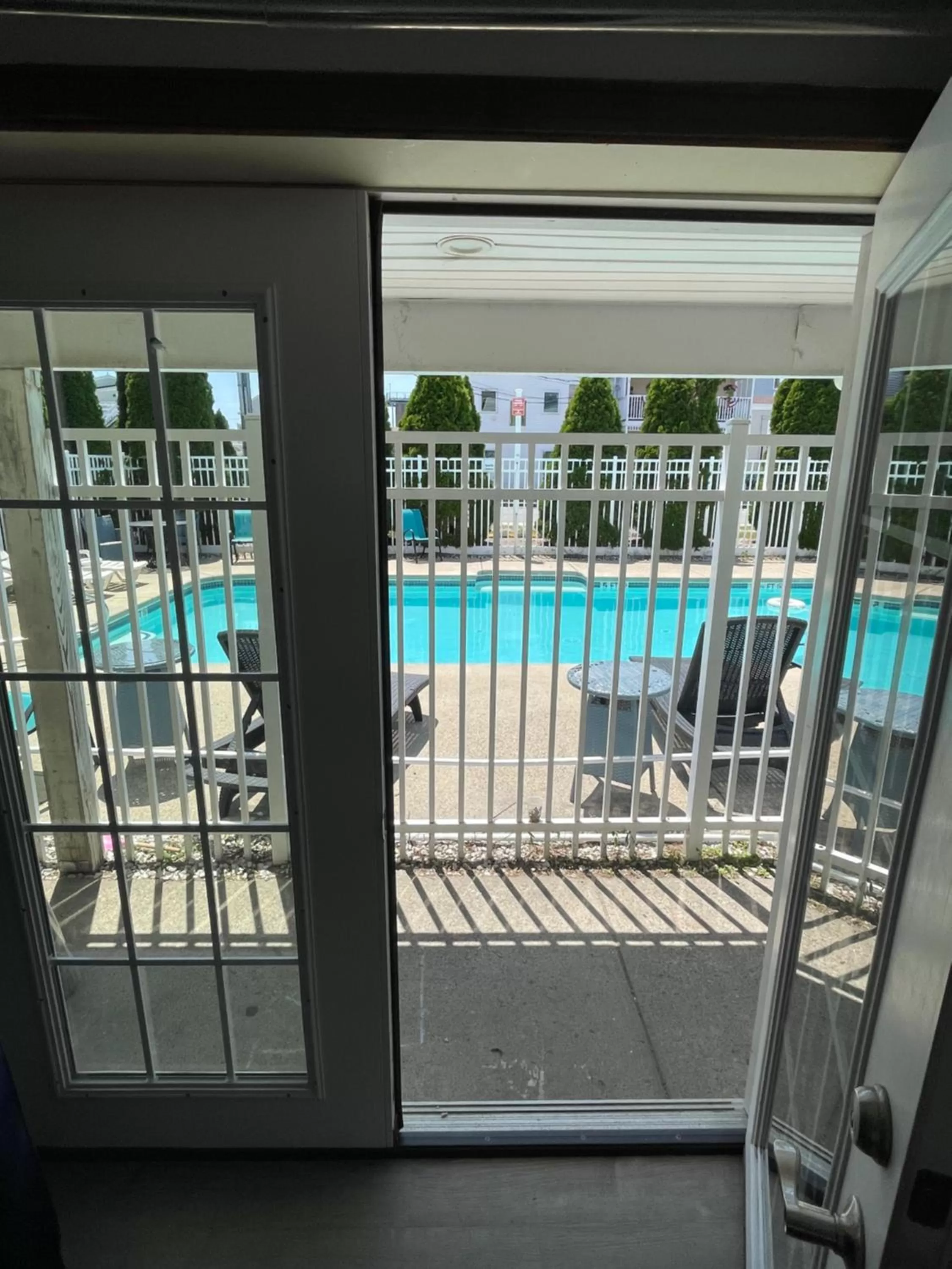 Pool view in Ships Inn