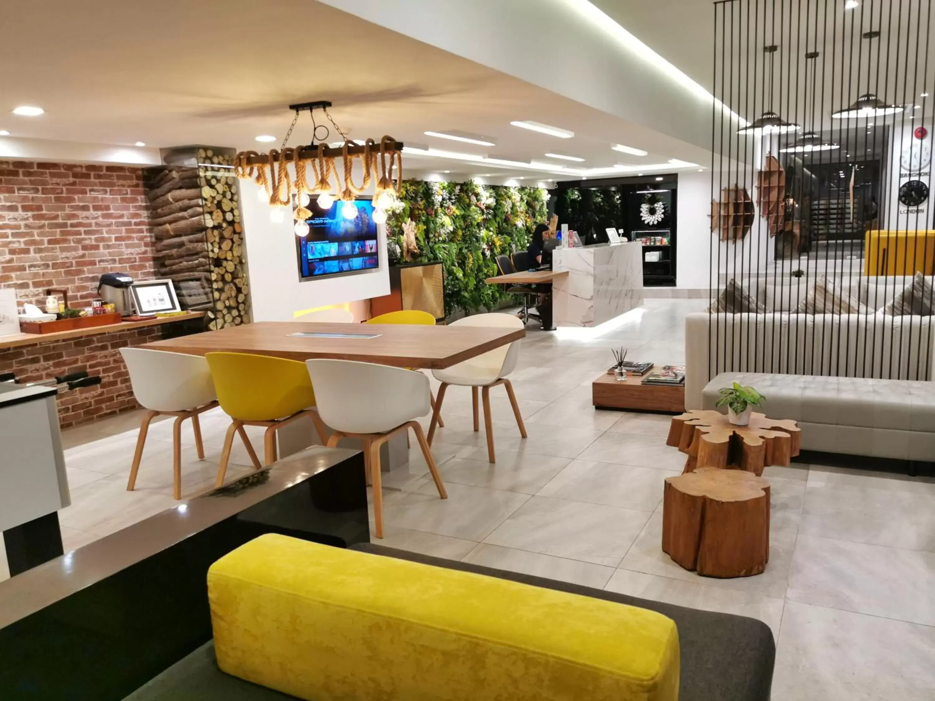 Lobby or reception, Lounge/Bar in Benviar Tonson Residence