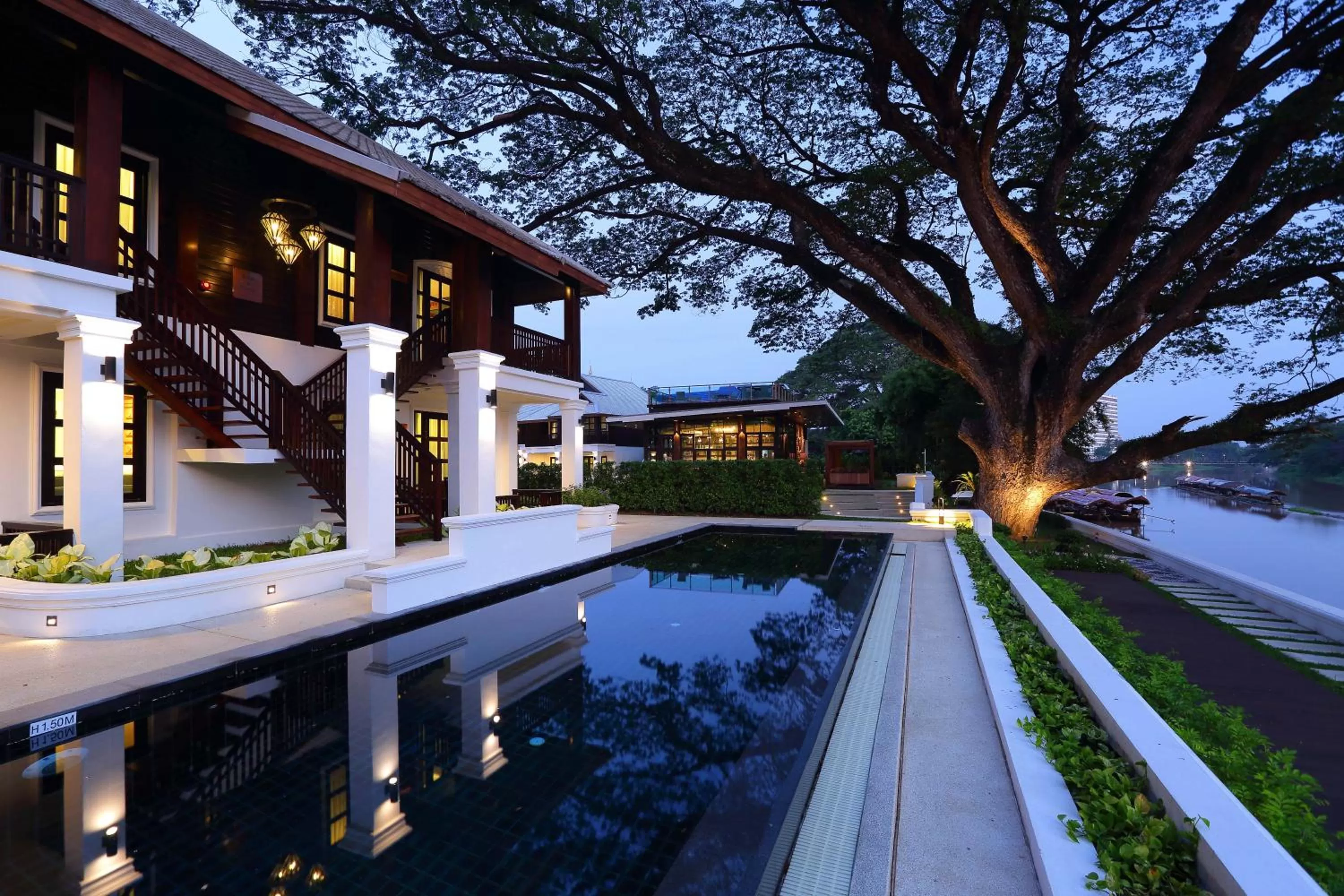 Swimming pool in Na Nirand Romantic Boutique Resort