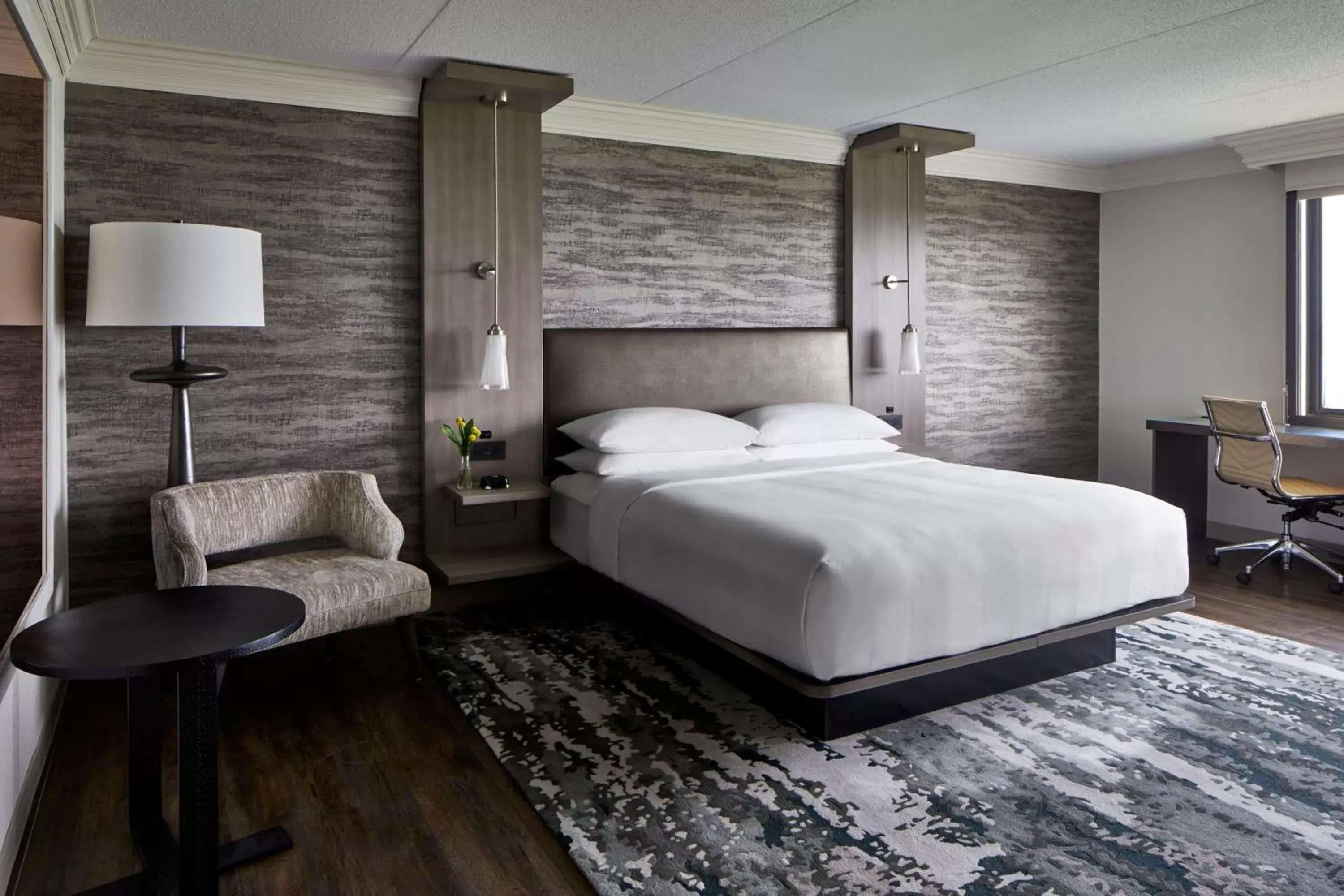 Bedroom, Bed in Ann Arbor Marriott Ypsilanti at Eagle Crest
