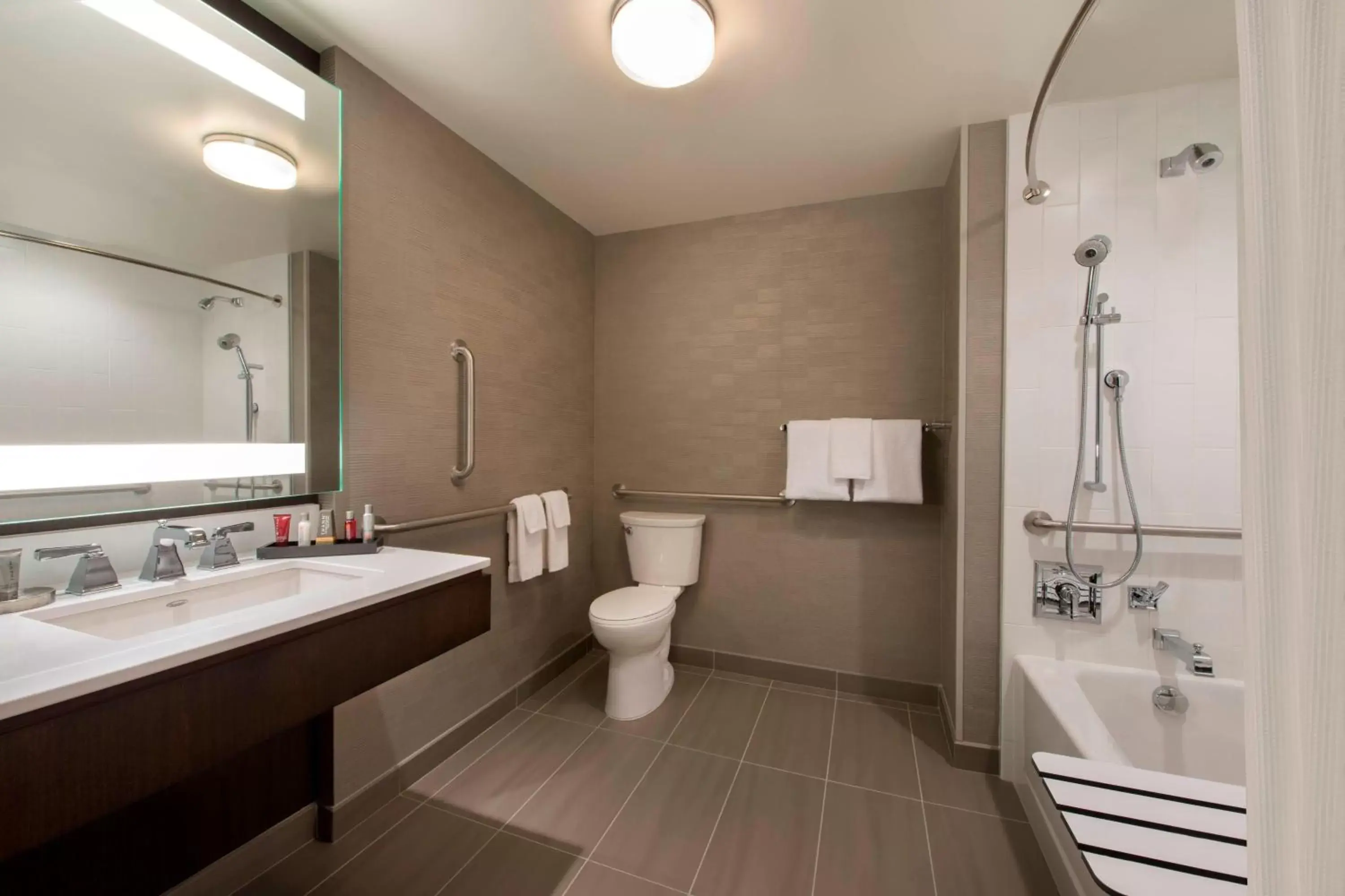 Bathroom in Buffalo Marriott at LECOM HARBORCENTER