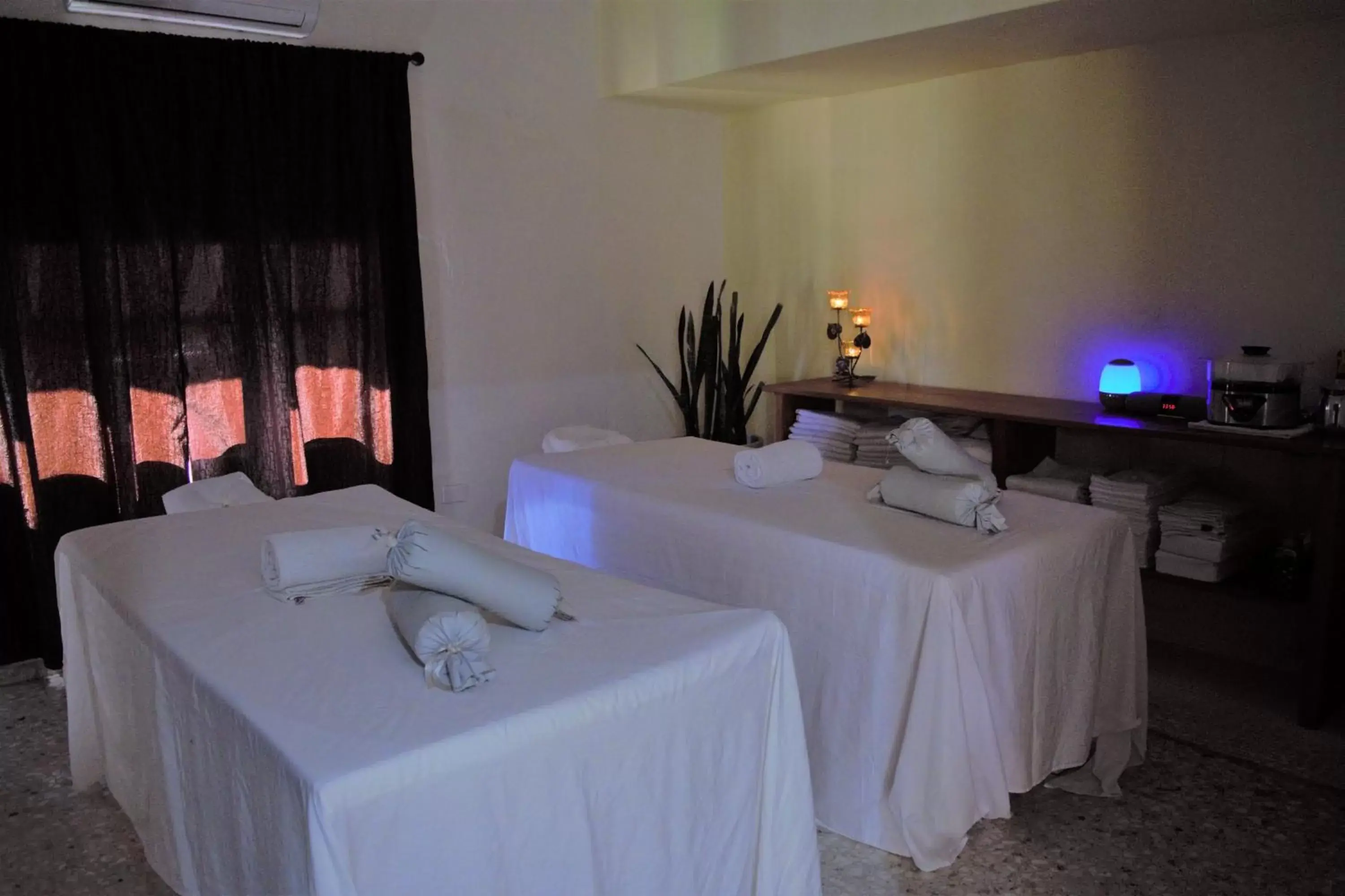 Spa and wellness centre/facilities, Bed in Costa de Oro Beach Hotel