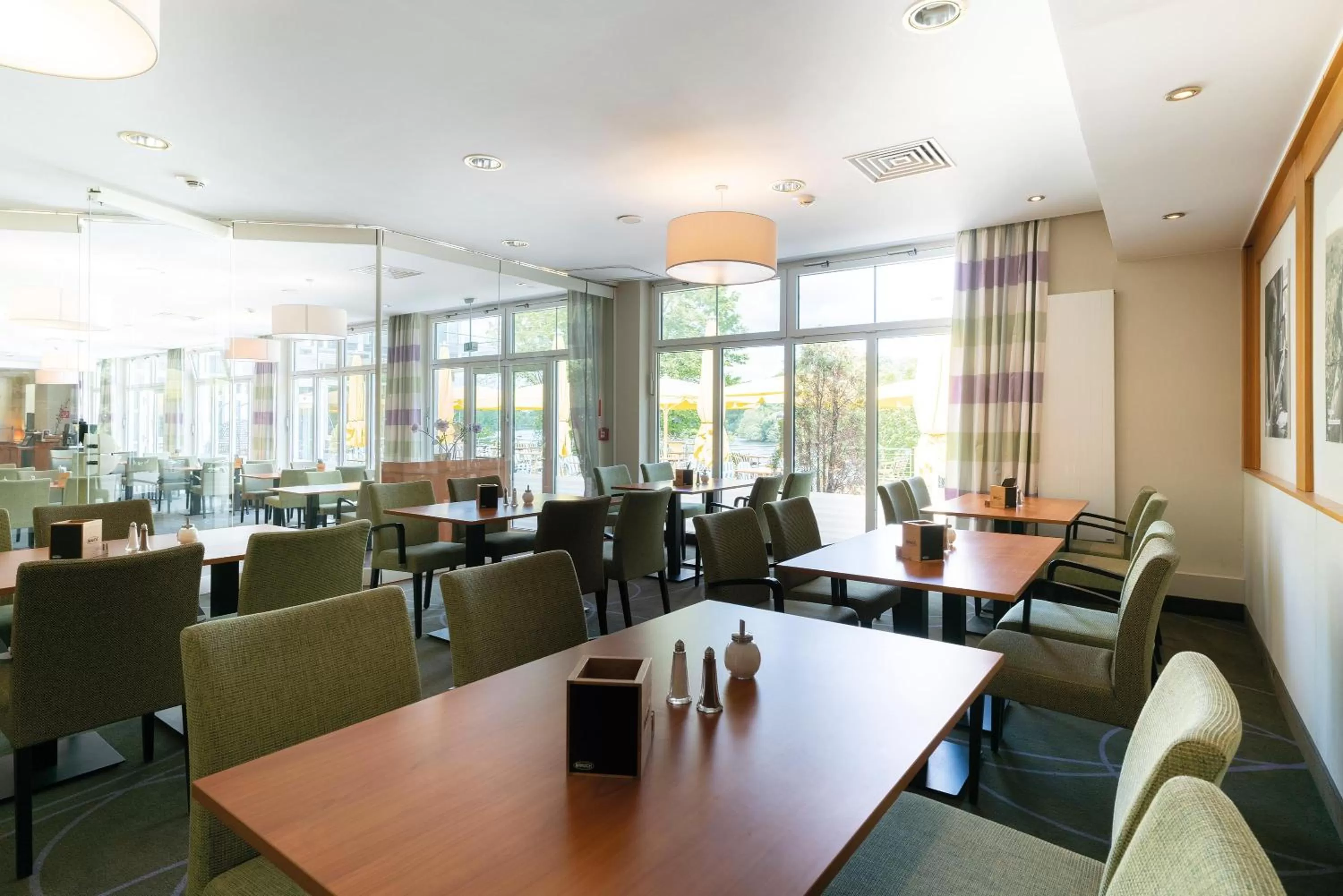 Restaurant/places to eat in Seminaris Hotel Potsdam Griebnitzsee