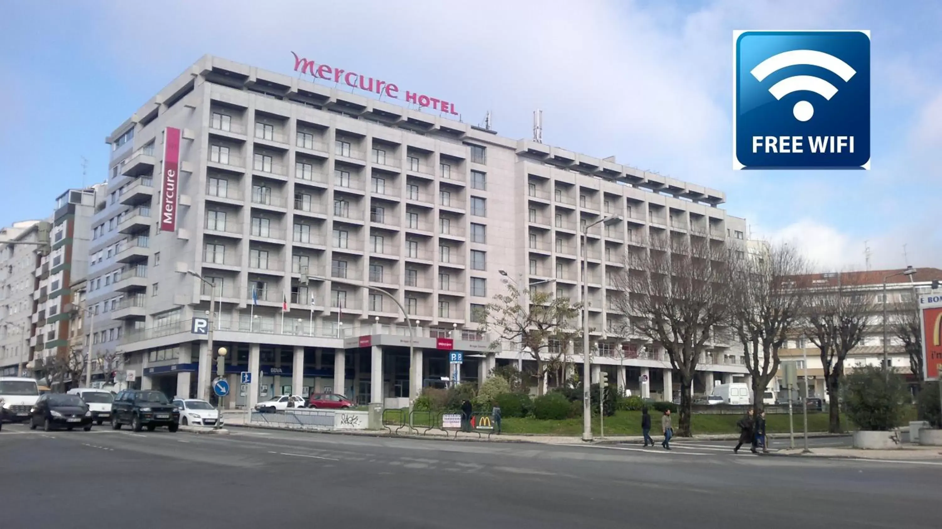 Facade/entrance, Property Building in Hotel Mercure Braga Centro