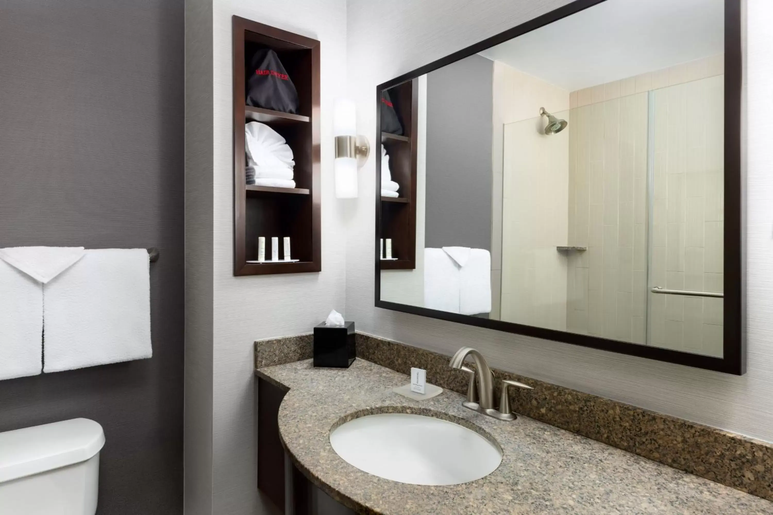 Bathroom in Courtyard by Marriott Los Angeles Woodland Hills