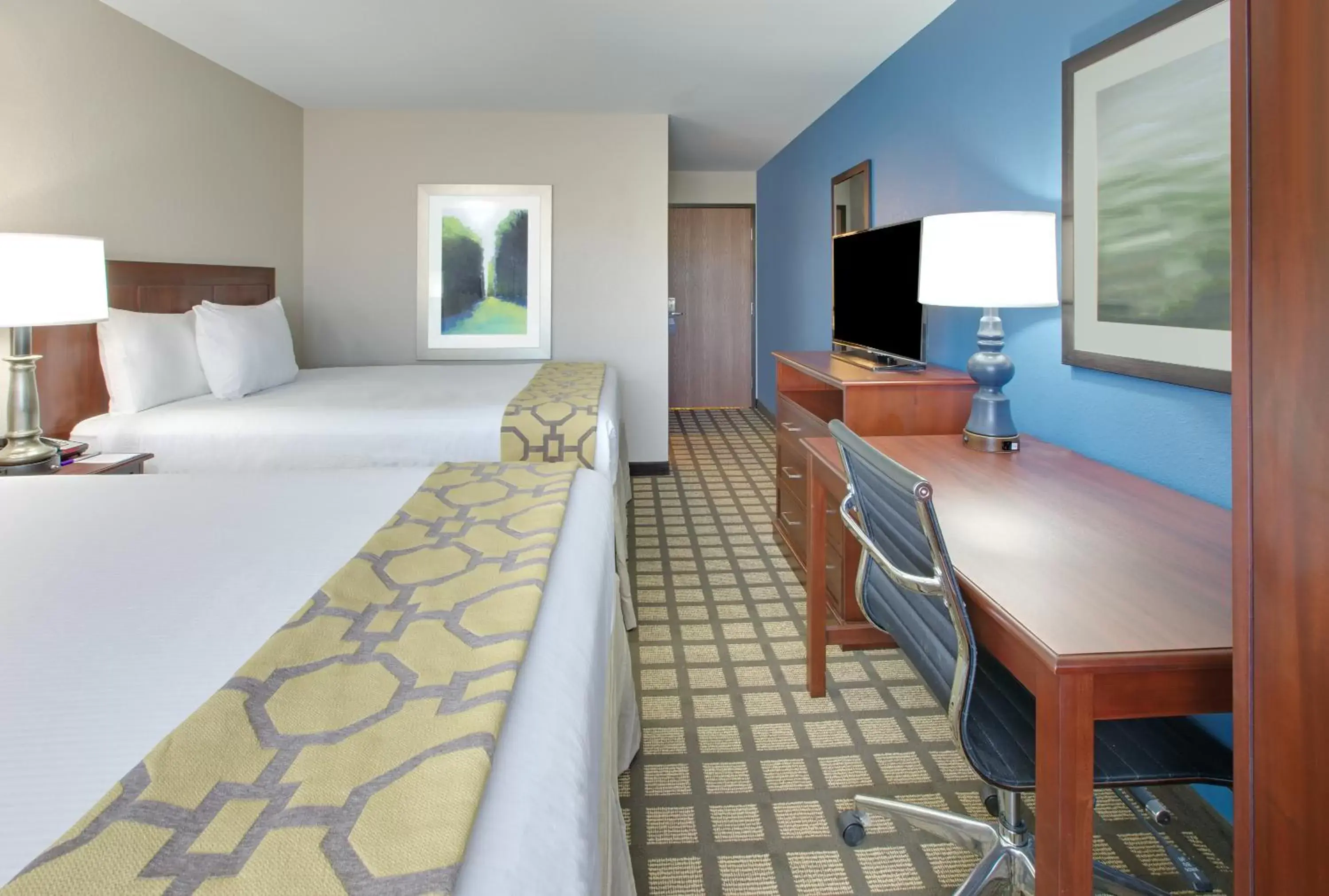 Queen Room with Two Queen Beds and Bath Tub - Mobility Accessible/Non-Smoking in Baymont by Wyndham Big Spring