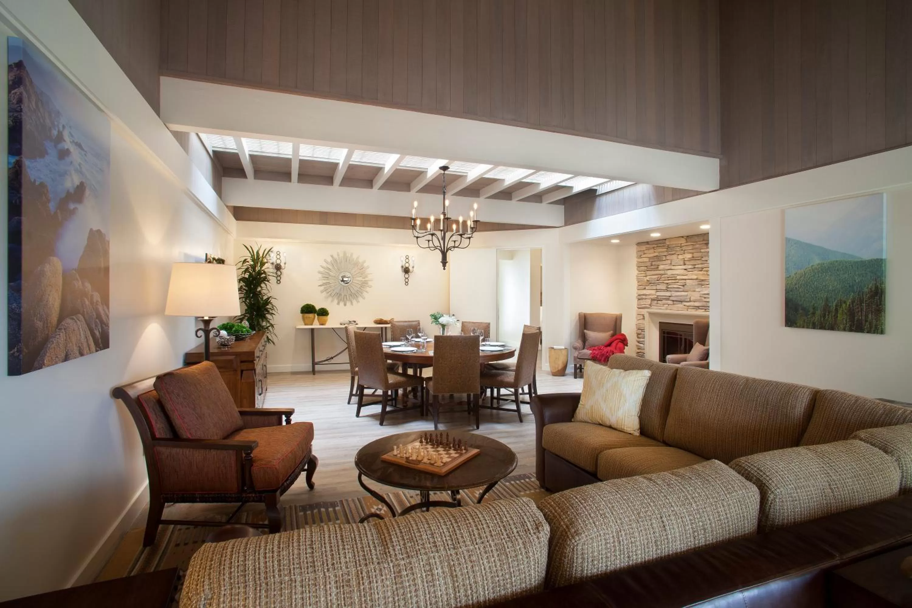 Two-Bedroom Suite in The Quail Lodge
