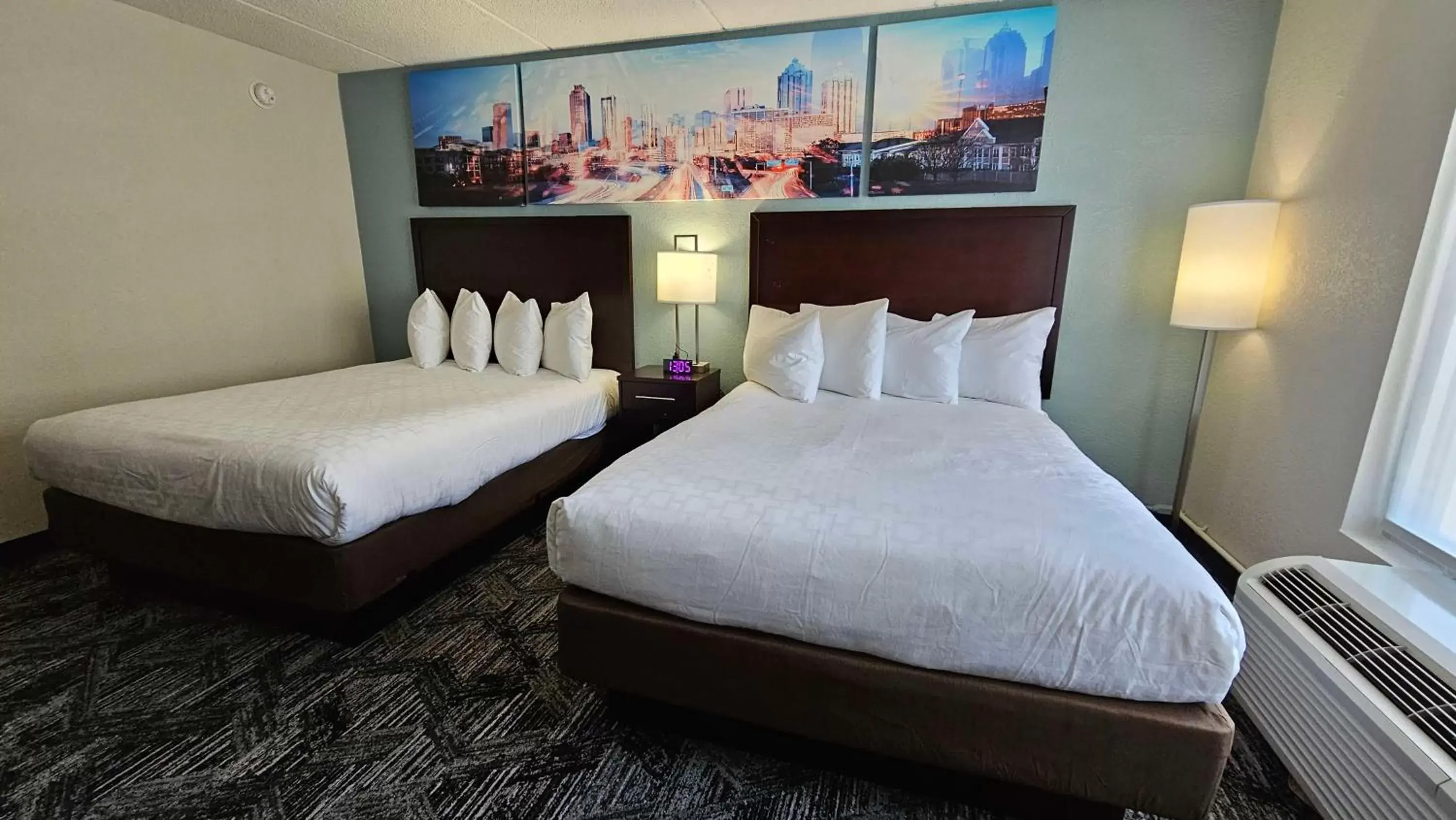 Bedroom, Bed in Best Western Atlanta Cumberland Galleria Hotel