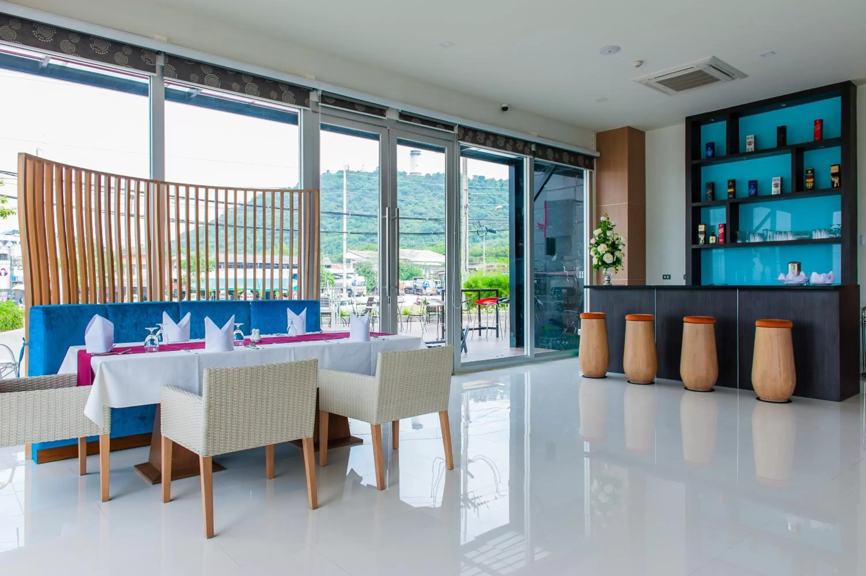 Restaurant/places to eat in 42C The Chic Hotel Restaurant/places to eat in 42C The Chic Hotel