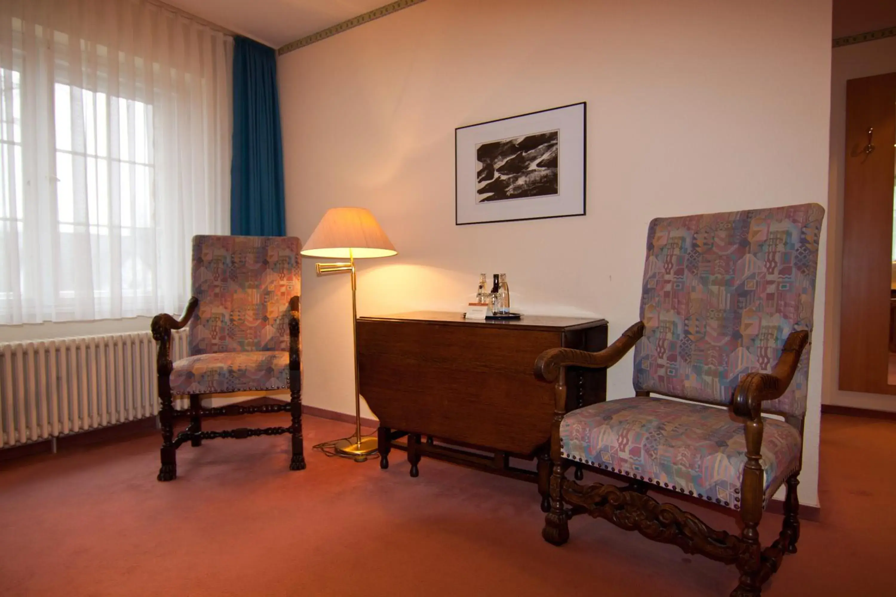 Photo of the whole room, Seating Area in Parkhotel Unter den Linden