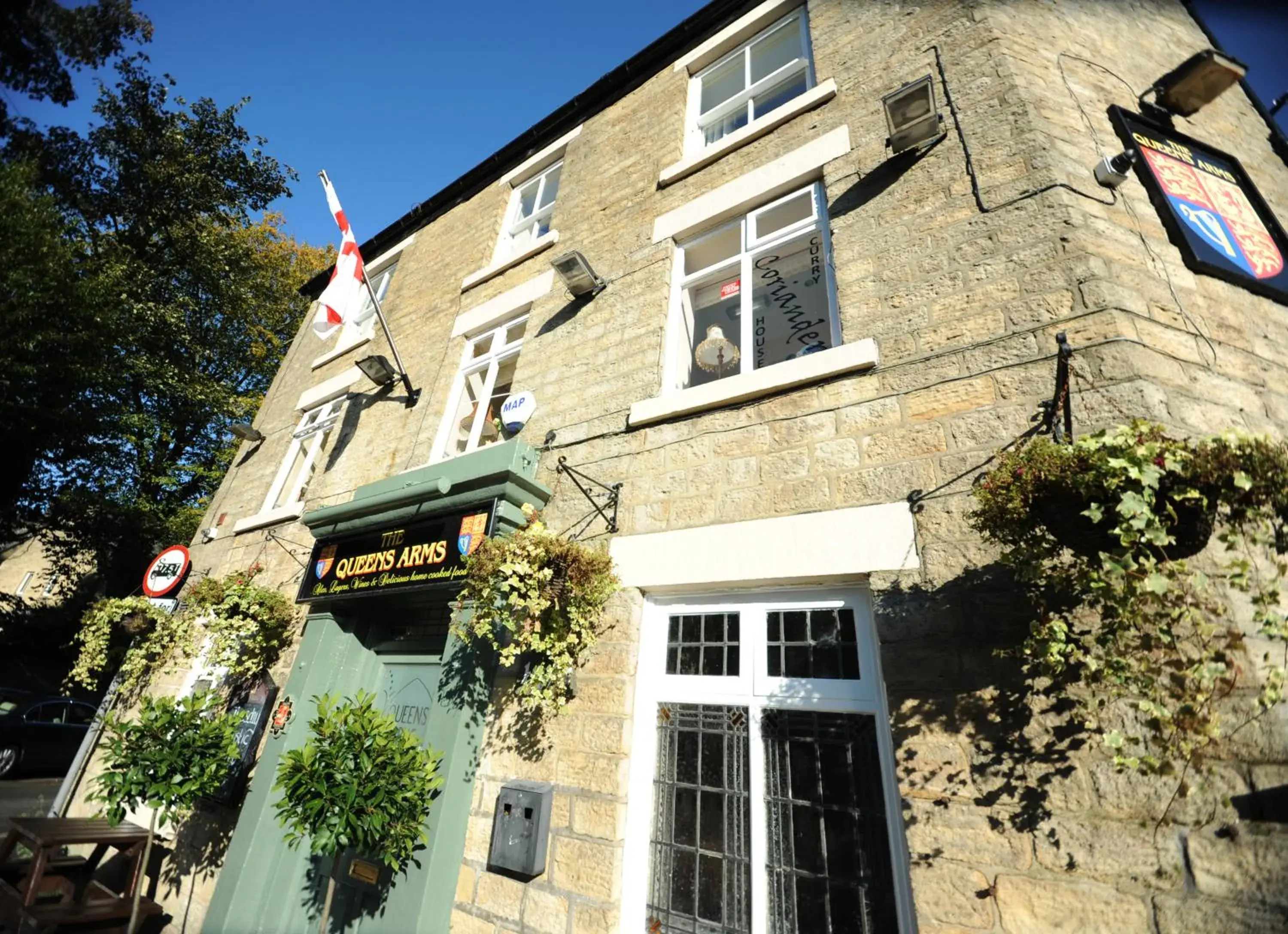 Property Building in Queens arms country inn