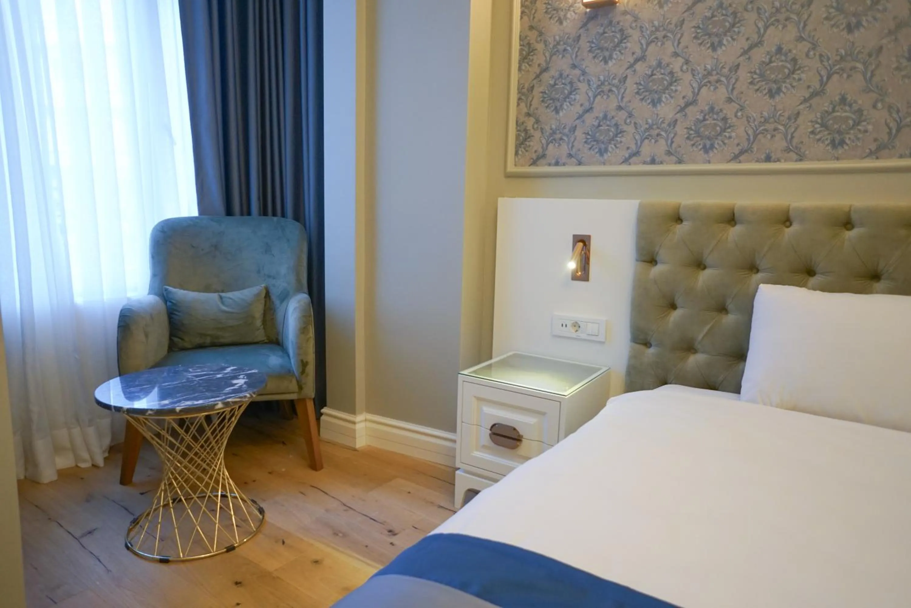 hair dresser, Bed in Triada Hotel Taksim - Special Category