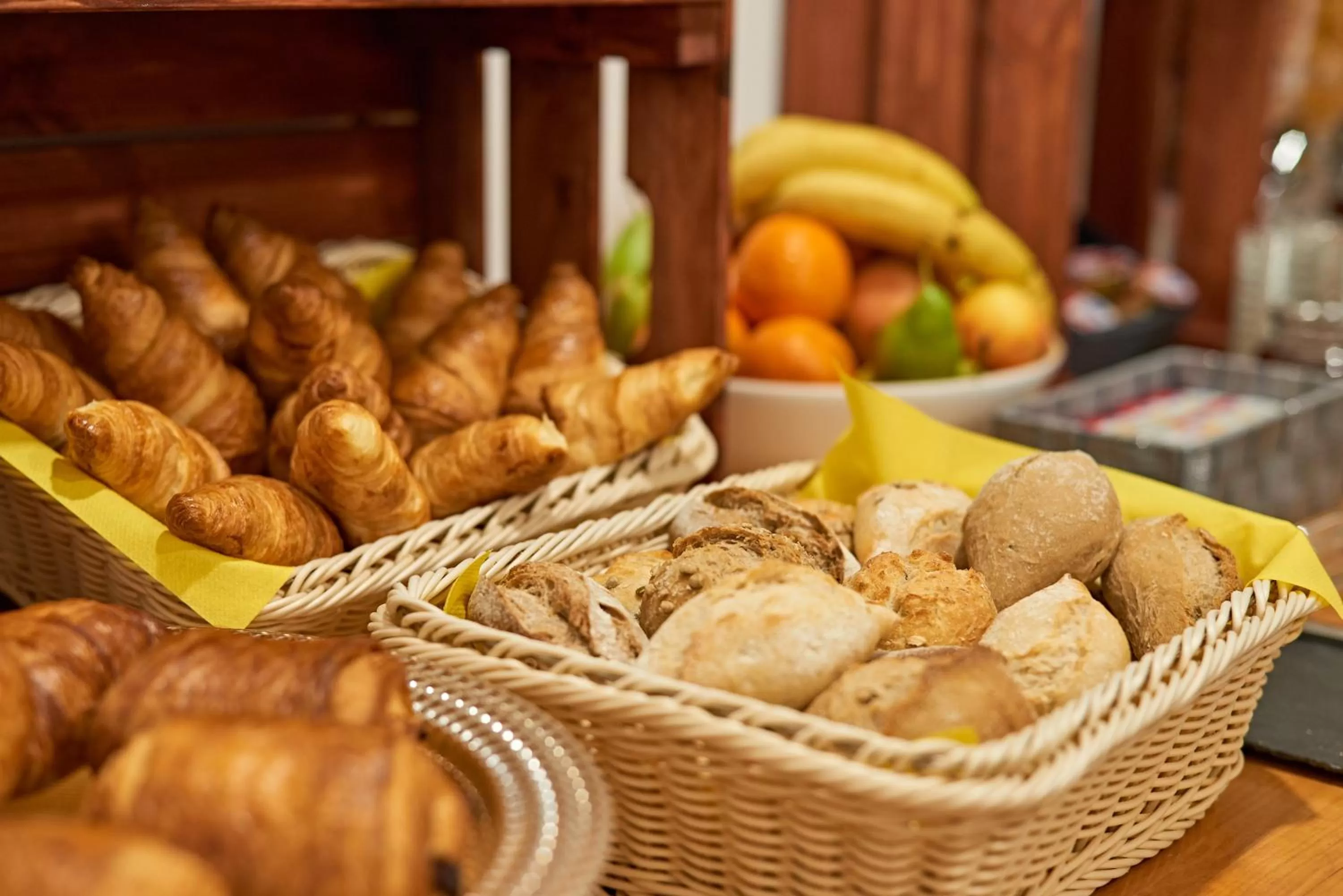 Food and drinks in Saint Georges Hotel