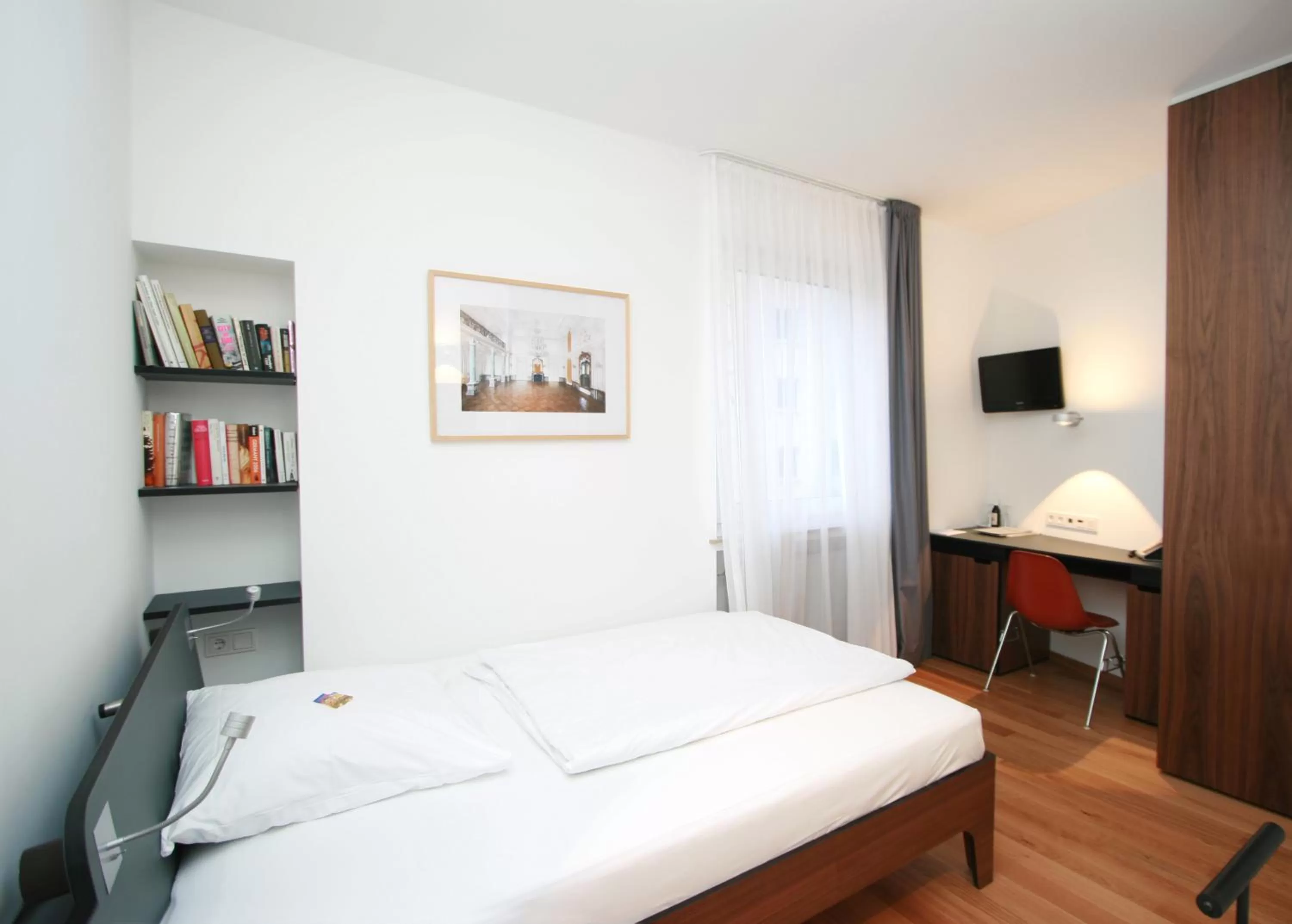 Bed in Chelsea Hotel