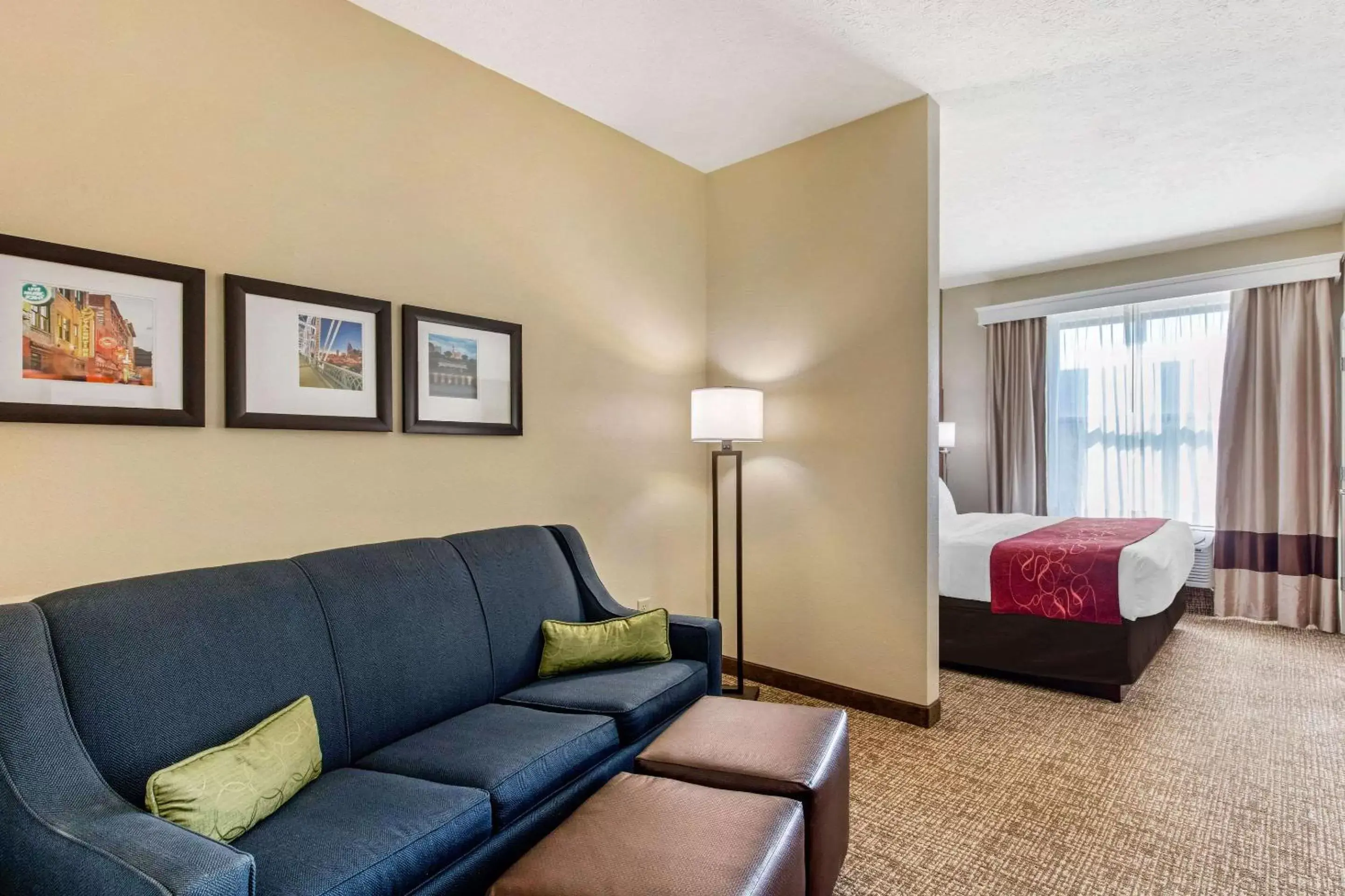 Photo of the whole room, Seating Area in Comfort Suites Nashville