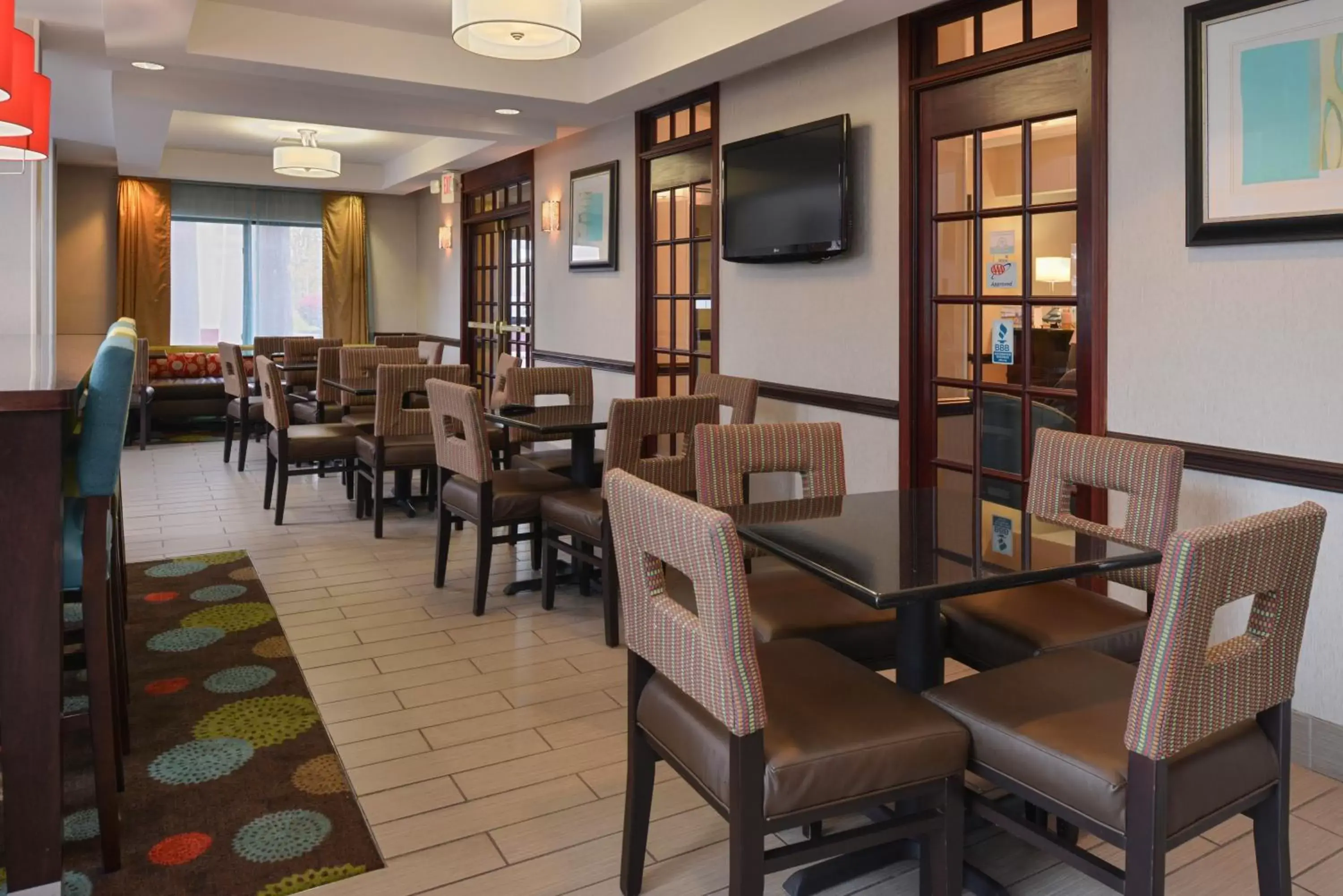 Breakfast, Restaurant/Places to Eat in Holiday Inn Express Hotel & Suites Youngstown - North Lima/Boardman, an IHG Hotel