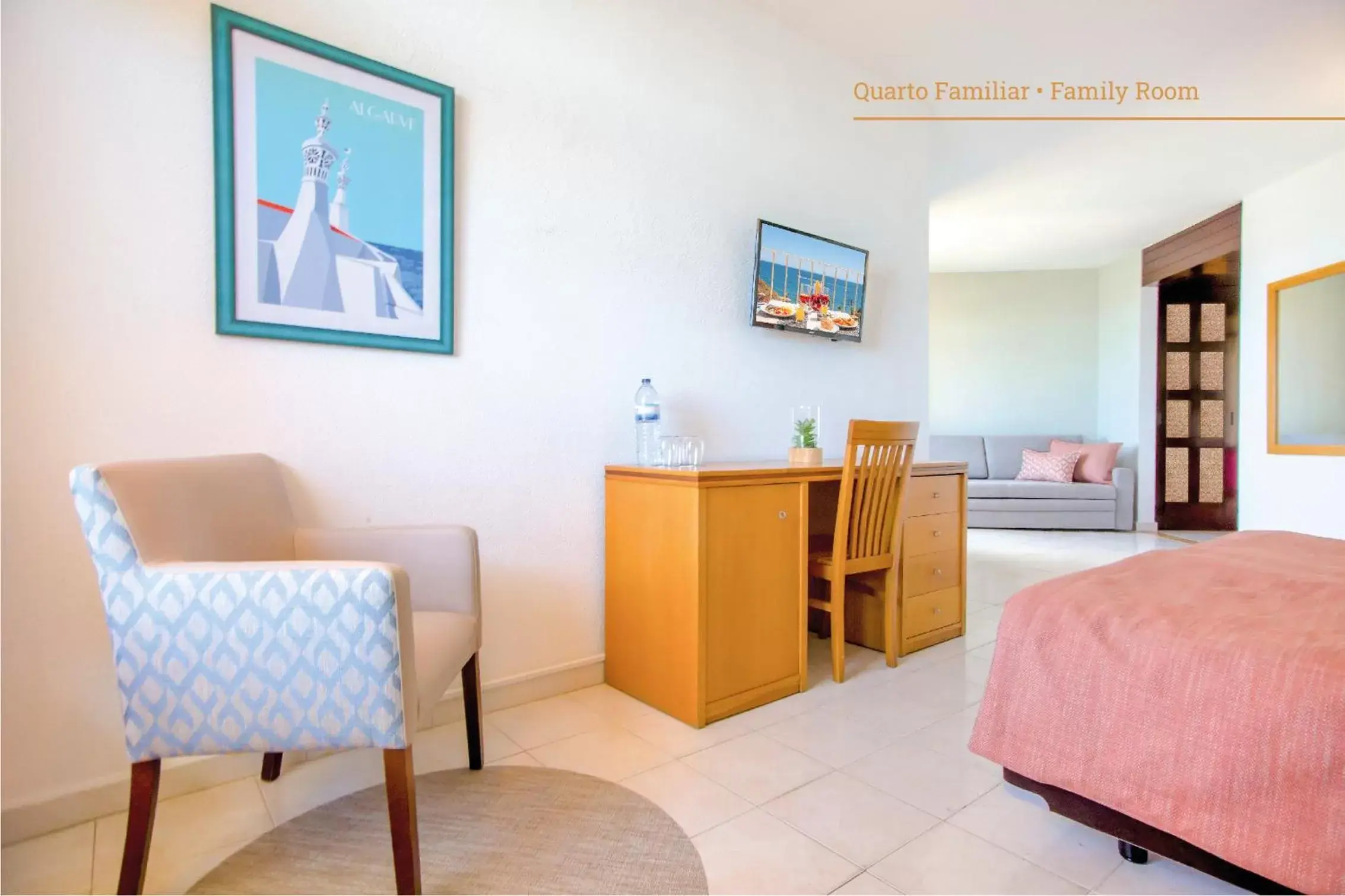Communal lounge/ TV room, Seating Area in Auramar Beach Resort