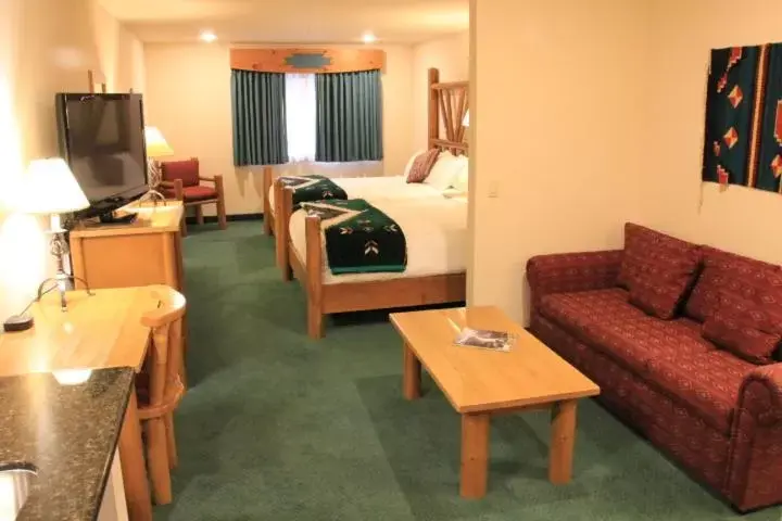 Seating Area in Best Western Plus Kentwood Lodge