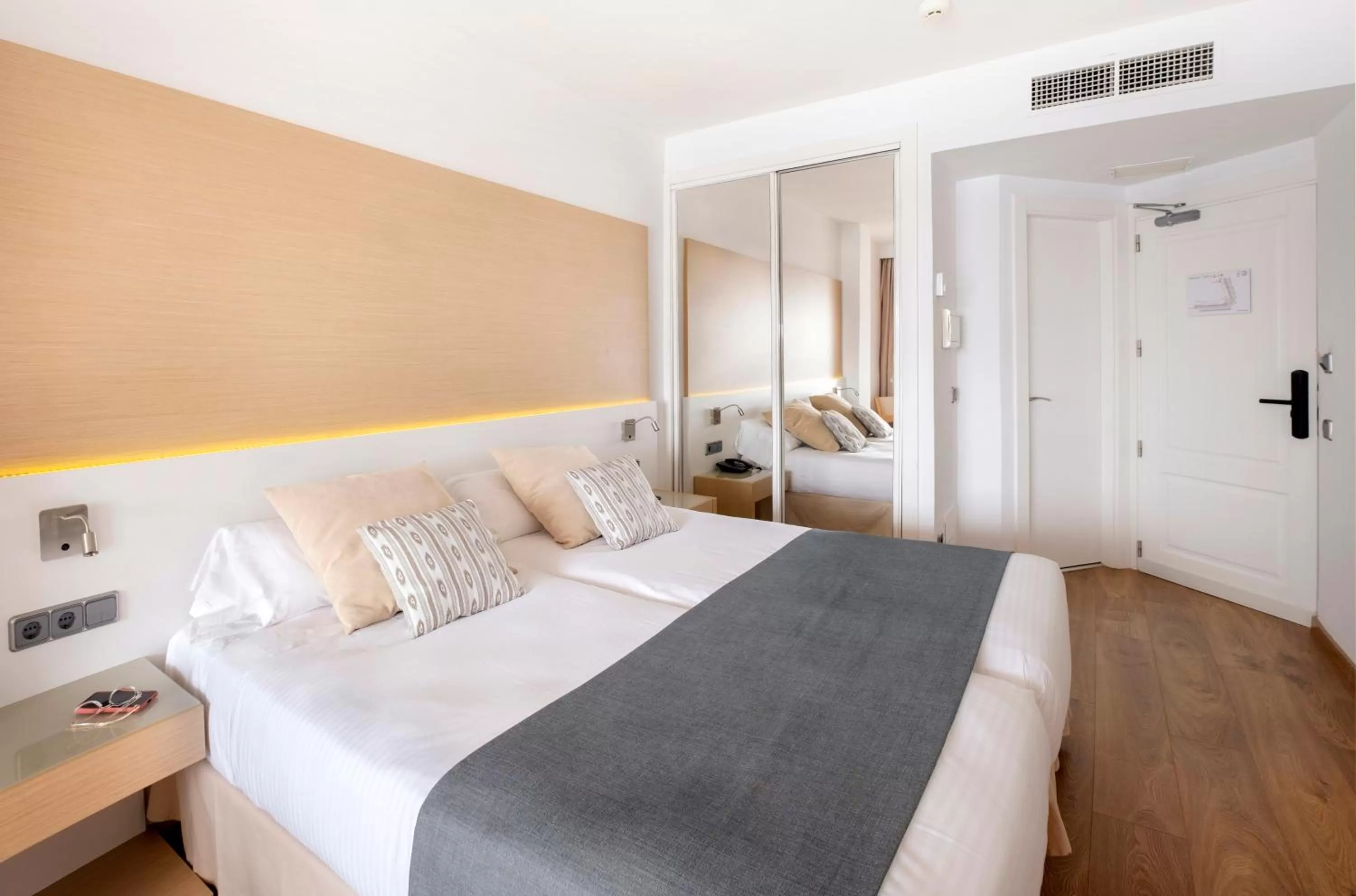 Bed in Sentido Fido Punta del Mar Hotel & Spa - Adults Only