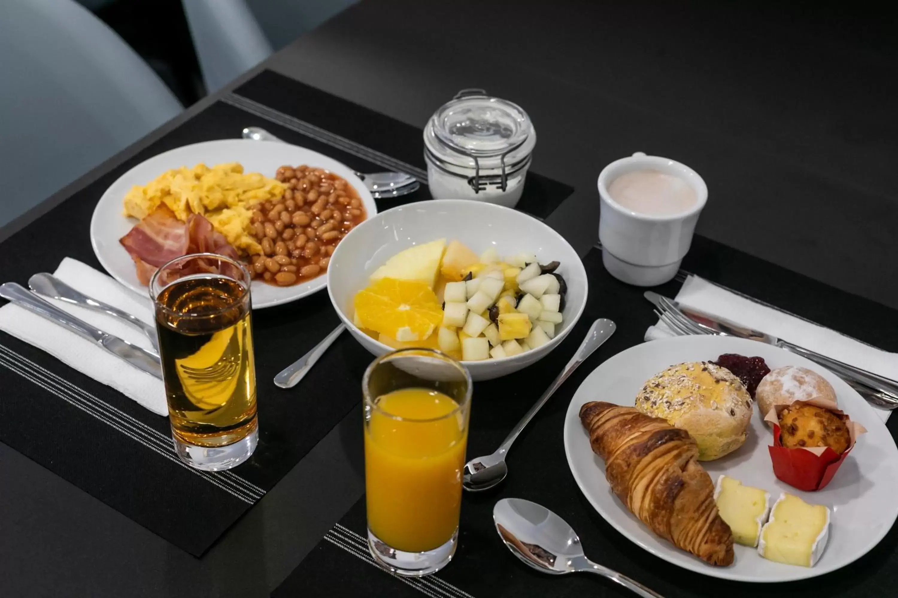 Breakfast in Lisboa 85 Suites & Apartments by RIDAN Hotels