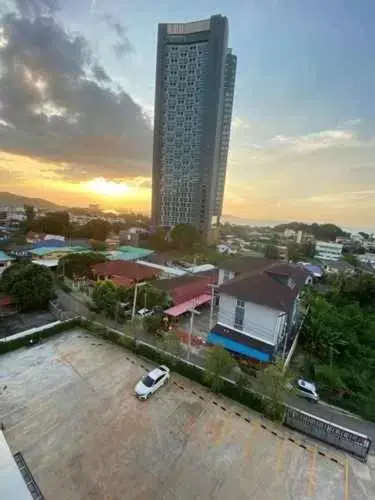Quiet street view in Horsehill Hotel Sriracha Quiet street view in Horsehill Hotel Sriracha