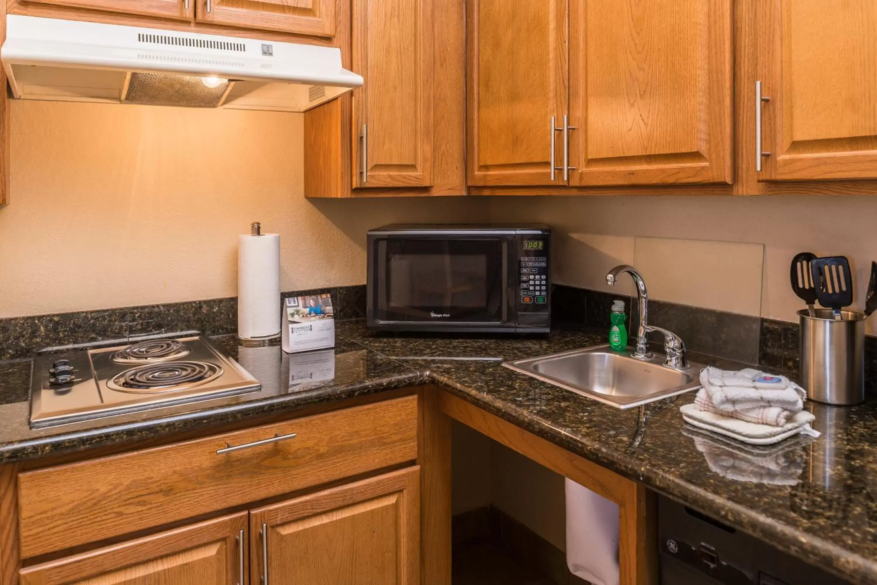 Photo of the whole room, Kitchen/Kitchenette in Staybridge Suites Las Cruces, an IHG Hotel