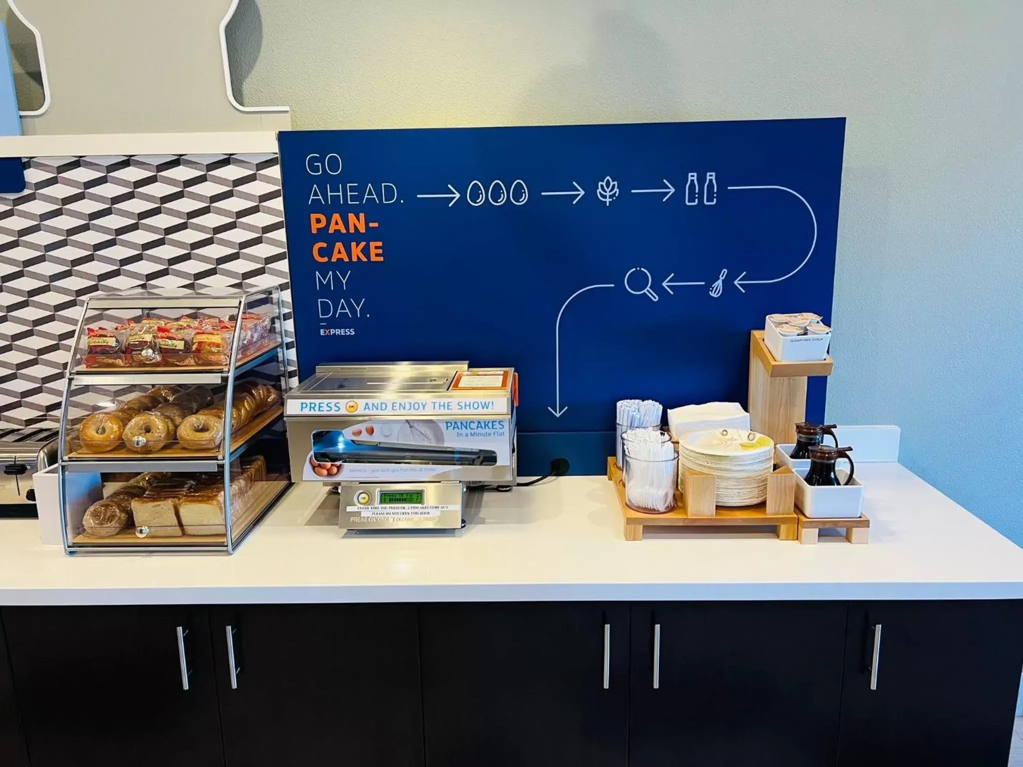 Breakfast in Holiday Inn Express & Suites Salinas by IHG Breakfast in Holiday Inn Express & Suites Salinas by IHG