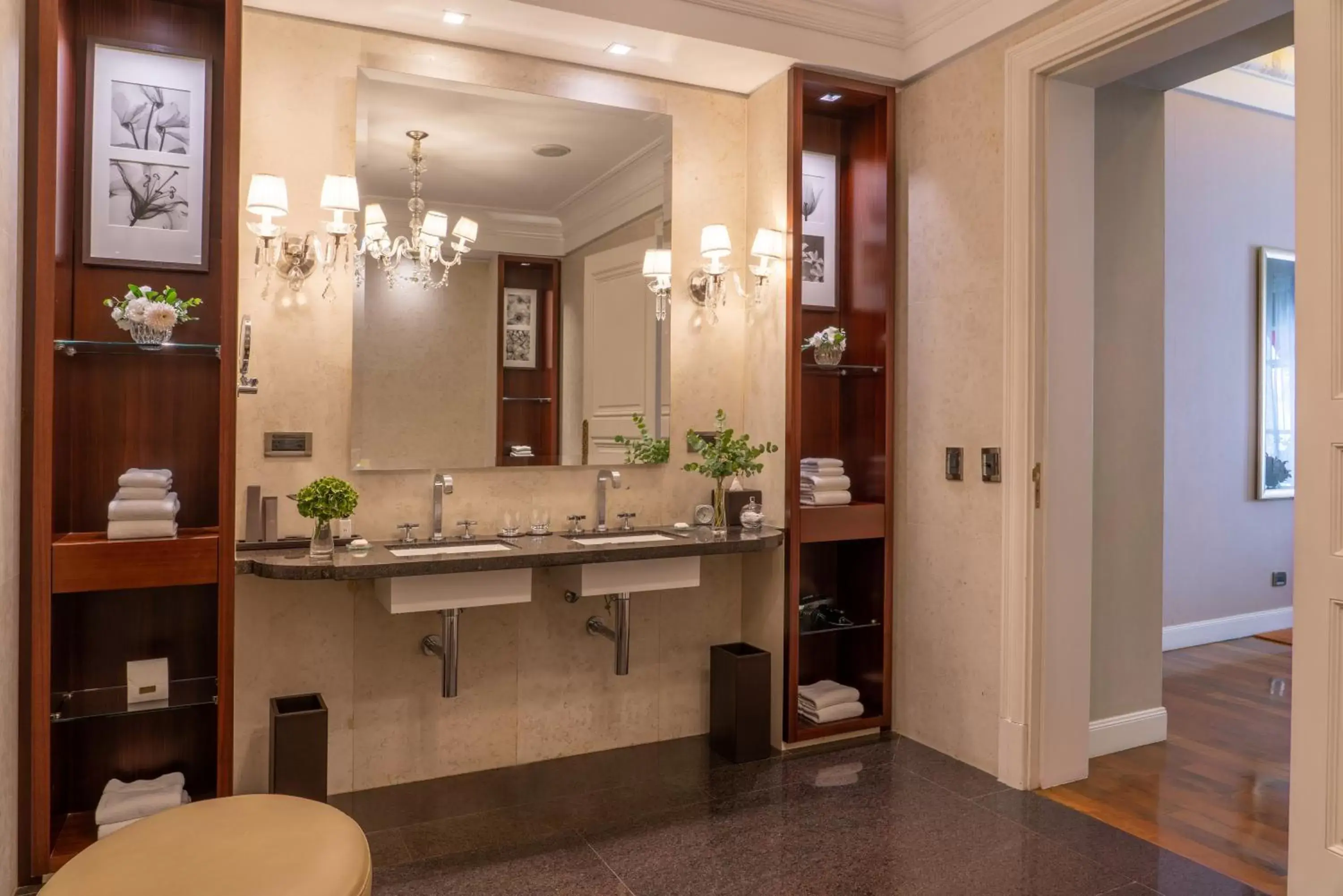 Bathroom in Palacio Duhau - Park Hyatt Buenos Aires