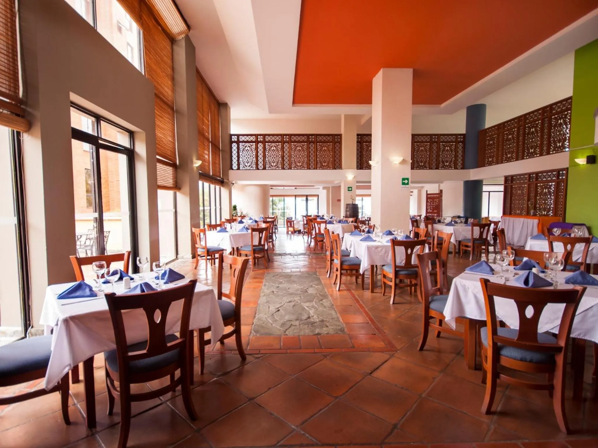 Restaurant/places to eat in Armenia Hotel